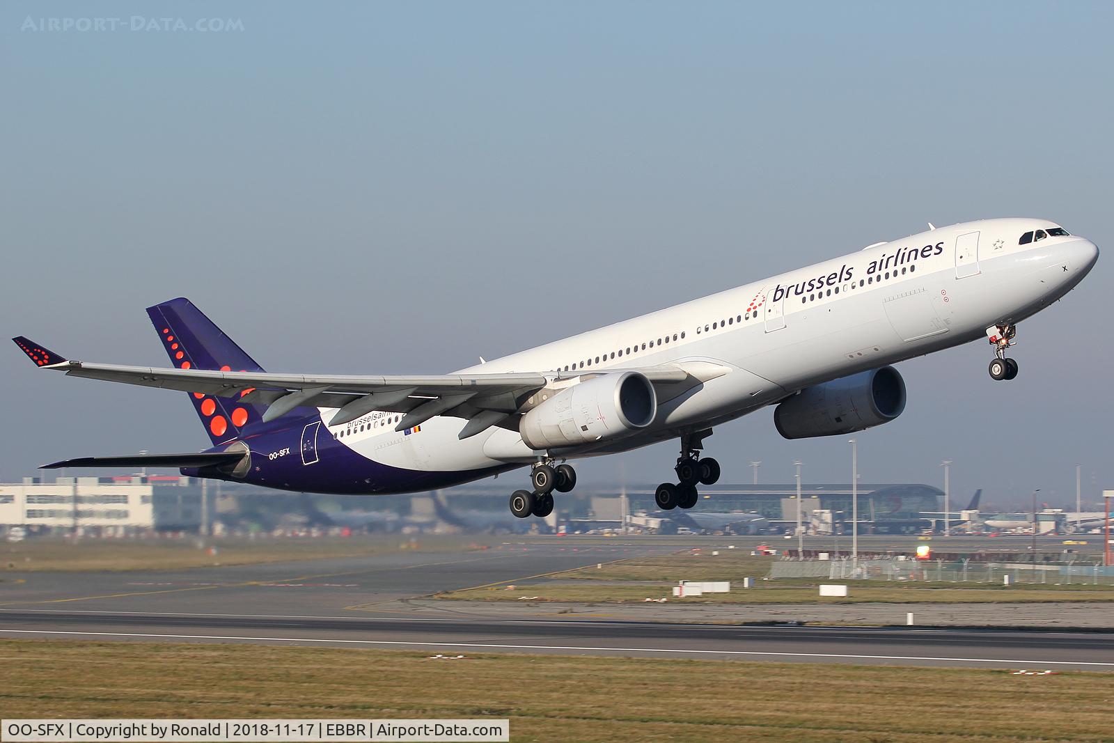 OO-SFX, 2010 Airbus A330-343X C/N 1085, at ebbr