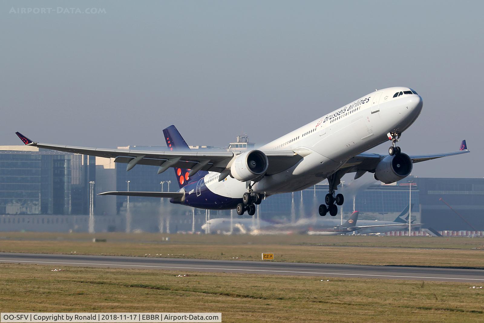 OO-SFV, 1995 Airbus A330-322 C/N 095, at ebbr