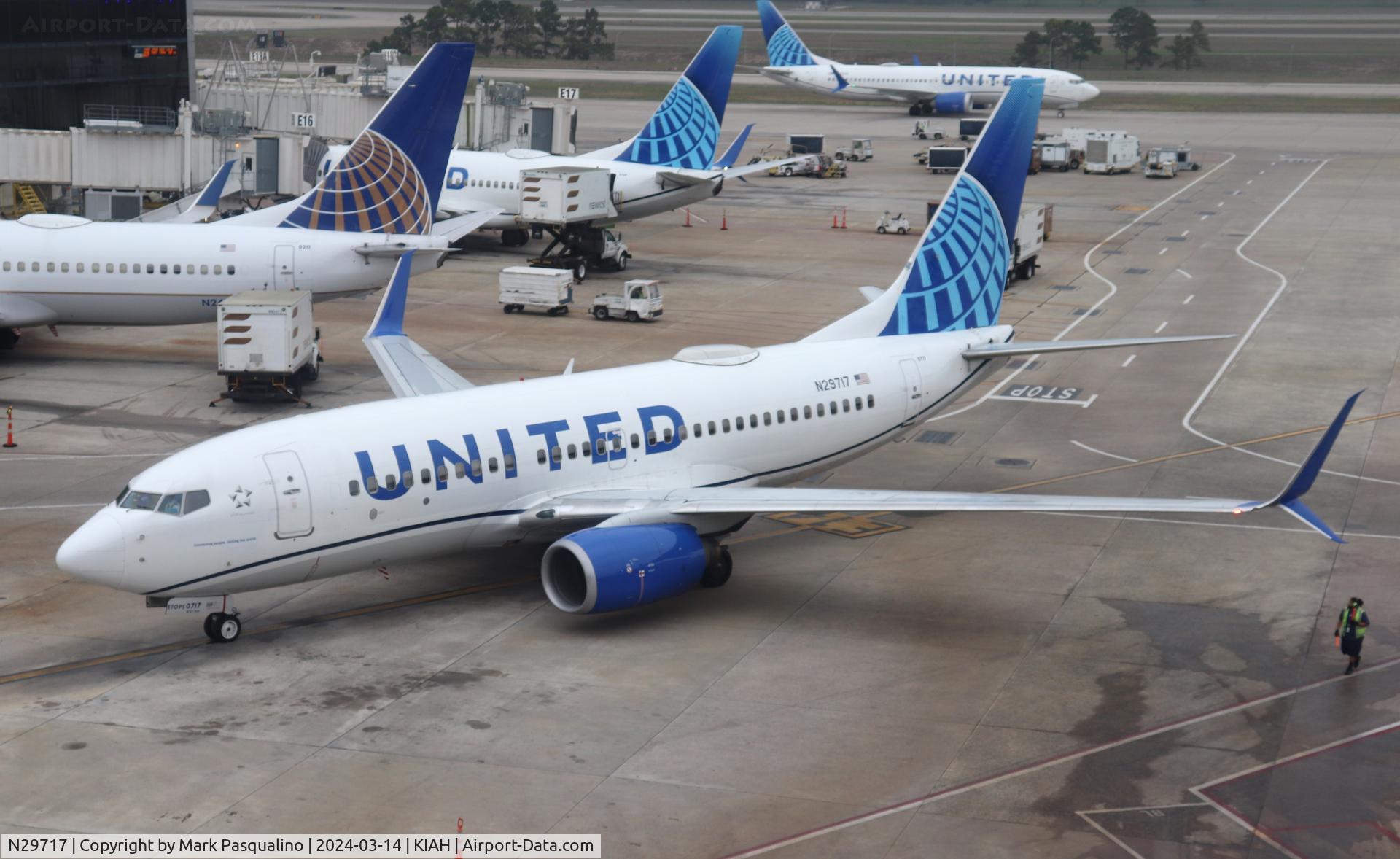 N29717, 1999 Boeing 737-724 C/N 28936, Boeing 737-724