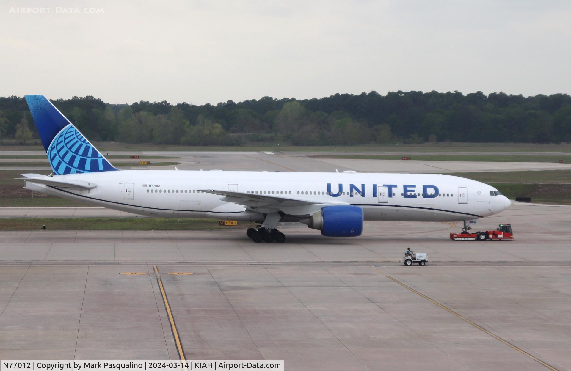 N77012, 1999 Boeing 777-224 C/N 29860, Boeing 777-224