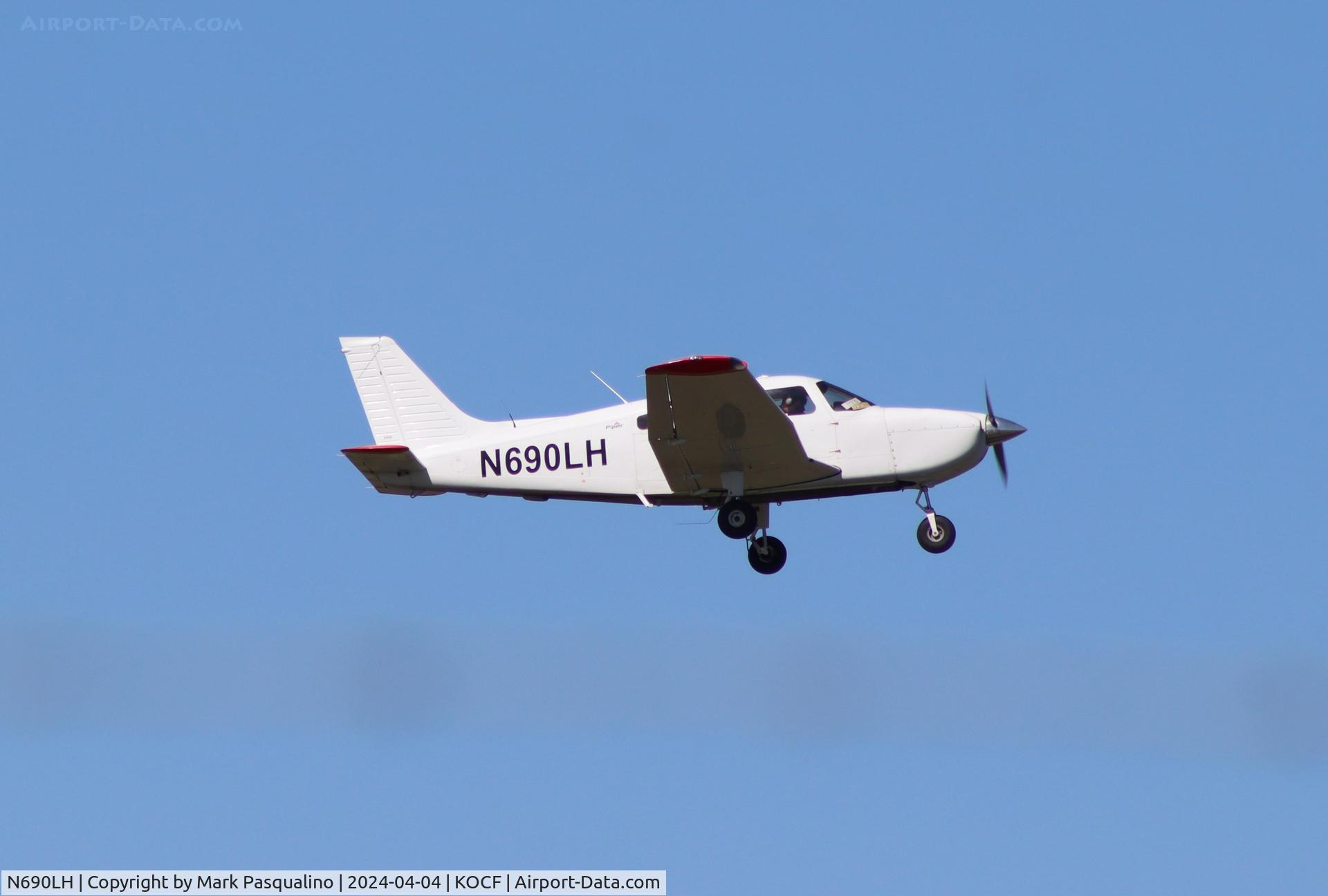 N690LH, 2019 Piper PA-28-181 C/N 2881196, Piper PA-28-181