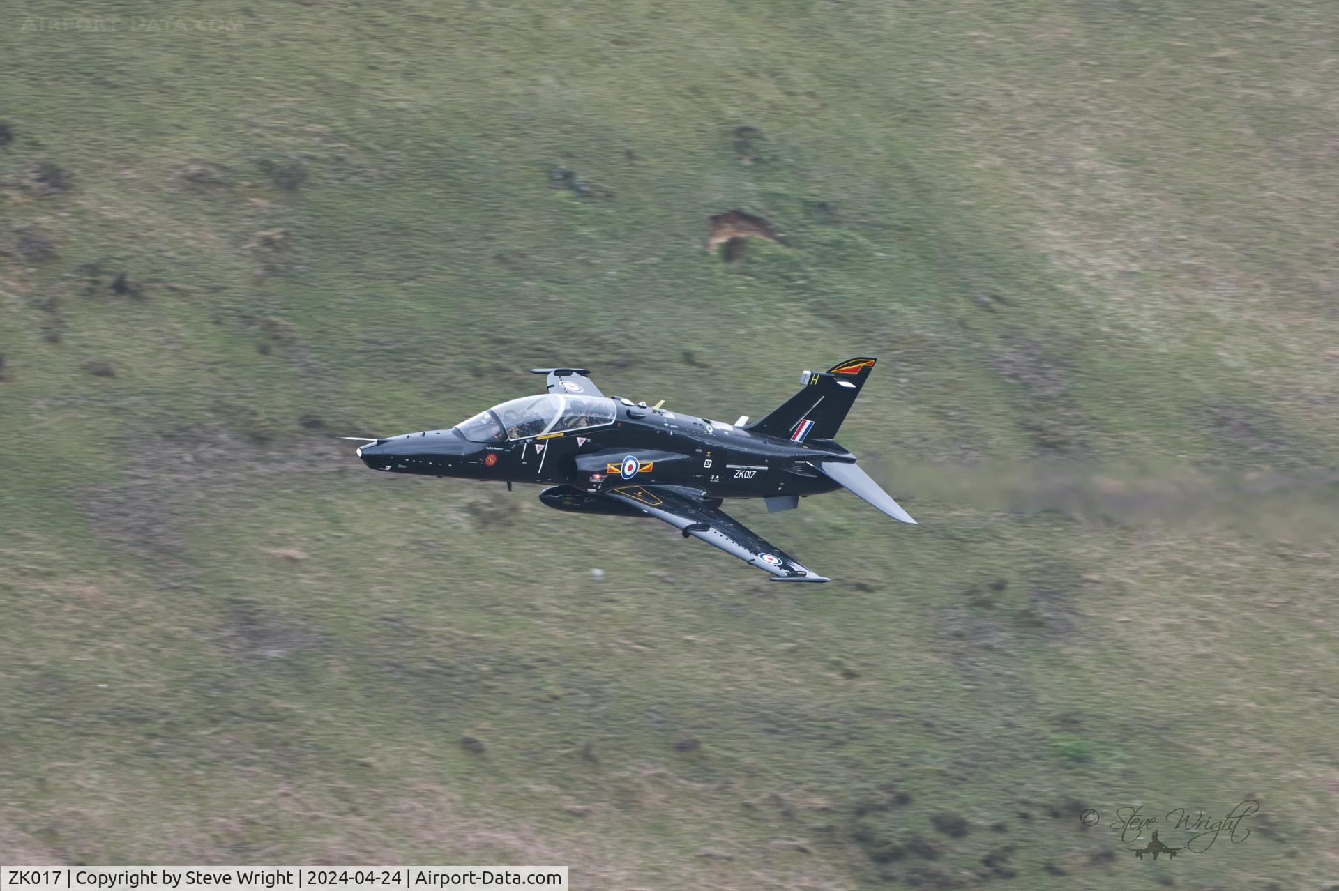 ZK017, 2008 British Aerospace Hawk T2 C/N RT008/1246, Bwlch Oerdrws, Mach Loop. Wales UK