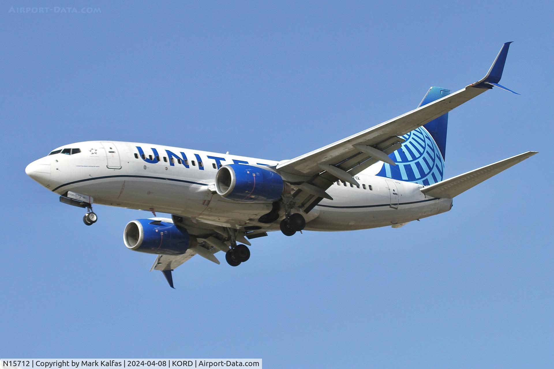 N15712, 1998 Boeing 737-724 C/N 28783, B737 United Airlines Boeing 737-724 N15712 UAL631 EGE-ORD arriving on 28C ORD