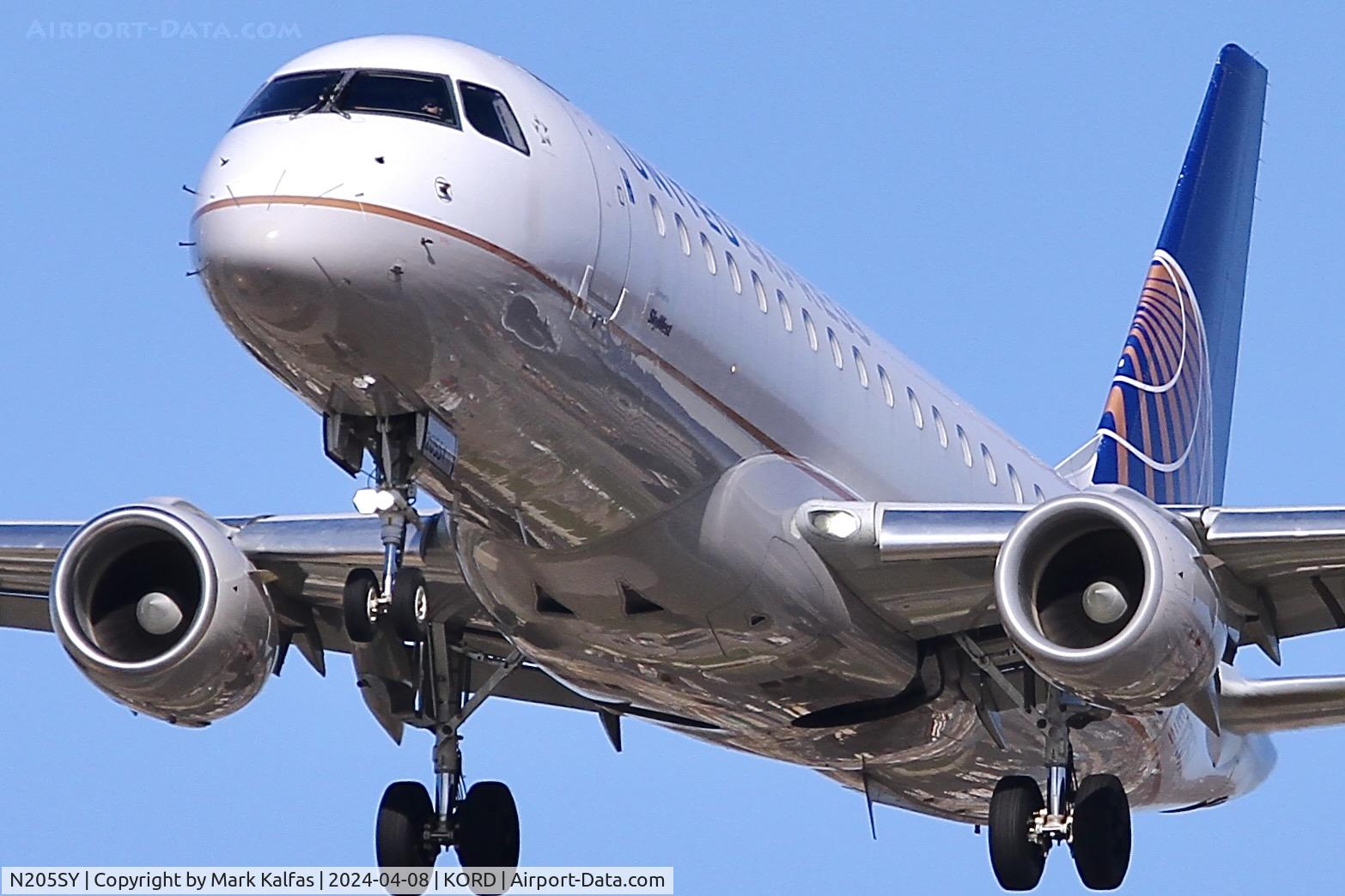 N205SY, 2017 Embraer 175LR (ERJ-170-200LR) C/N 17000636, E75L SkyWest / United Express Embraer 175LR (ERJ-170-200LR) N205SY SKW5699 TUS-ORD arriving 28C 0RD