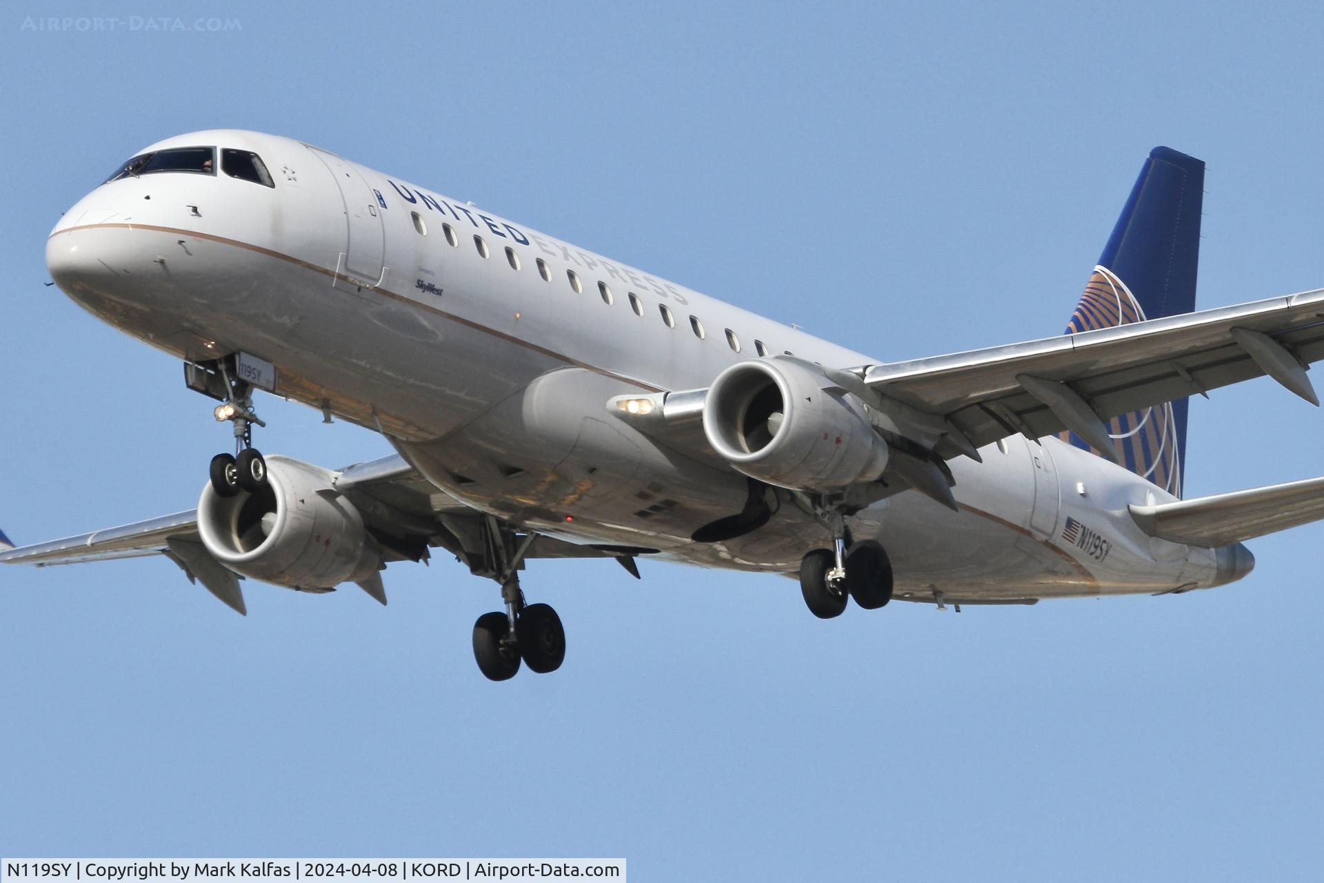 N119SY, 2014 Embraer 175LR (ERJ-170-200LR) C/N 17000421, E75L SkyWest/United Express Embraer 175N119SY SKW5409 HSV-ORD