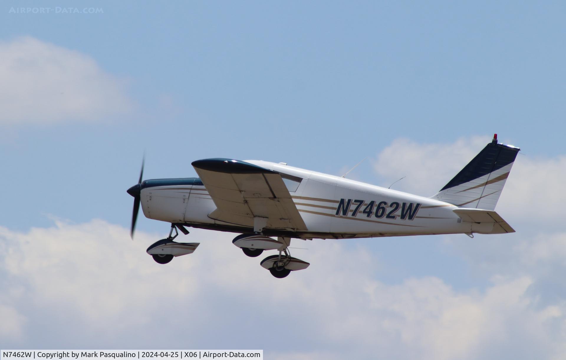N7462W, 1963 Piper PA-28-180 C/N 28-1352, Piper PA-28-180