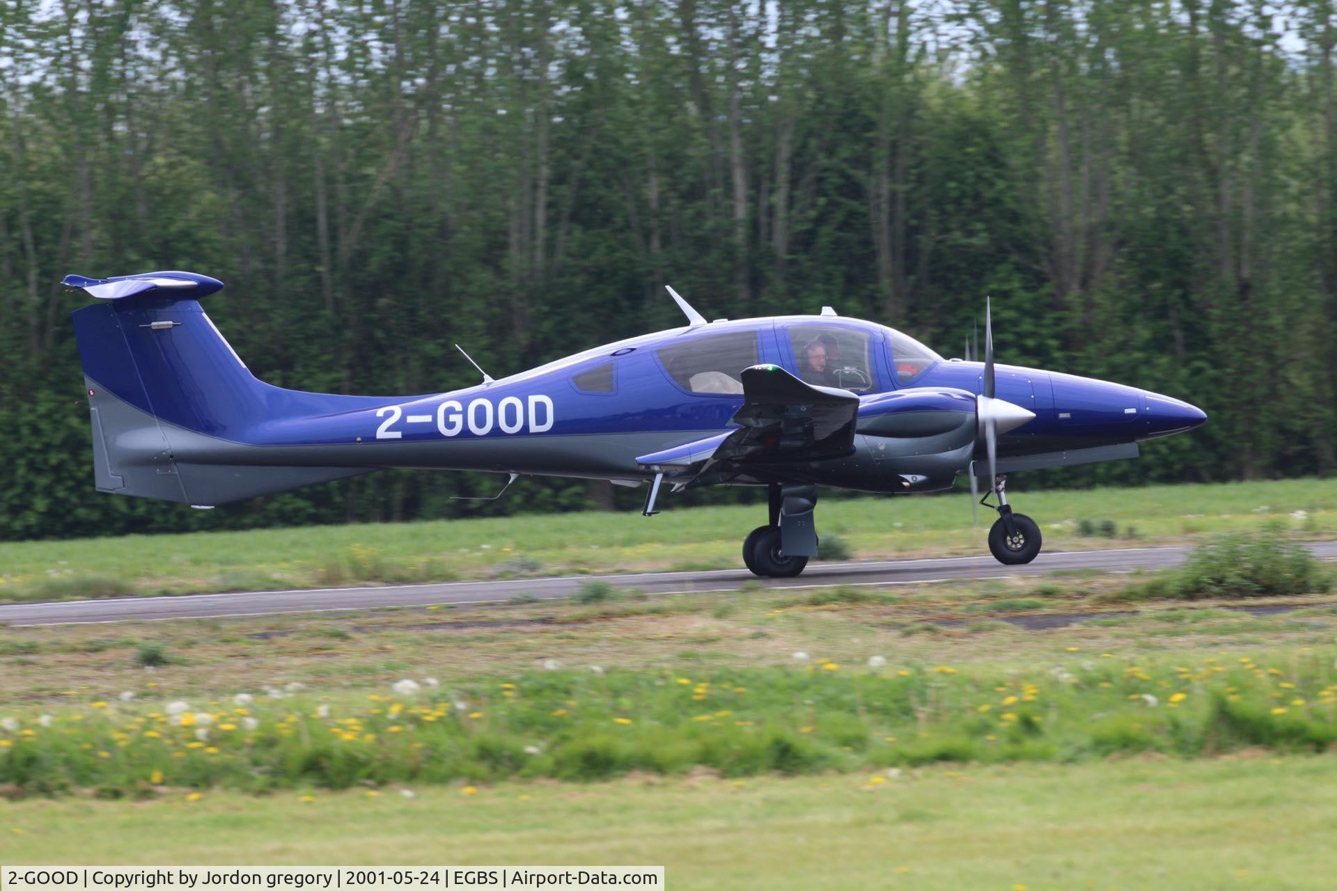 2-GOOD, 2000 Piper PA-32R-301T Turbo Saratoga C/N 3257178, DA62 taxing Shobdon