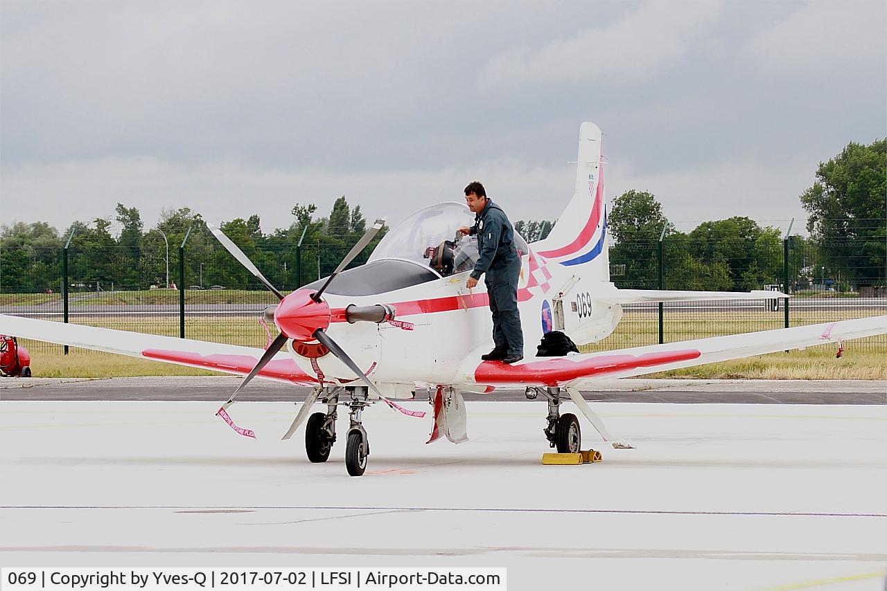 069, Pilatus PC-9M C/N 632, Pilatus PC-9M, Croatian Air Force aerobatic team, Flight line, St Dizier-Robinson Air Base 113 (LFSI)
