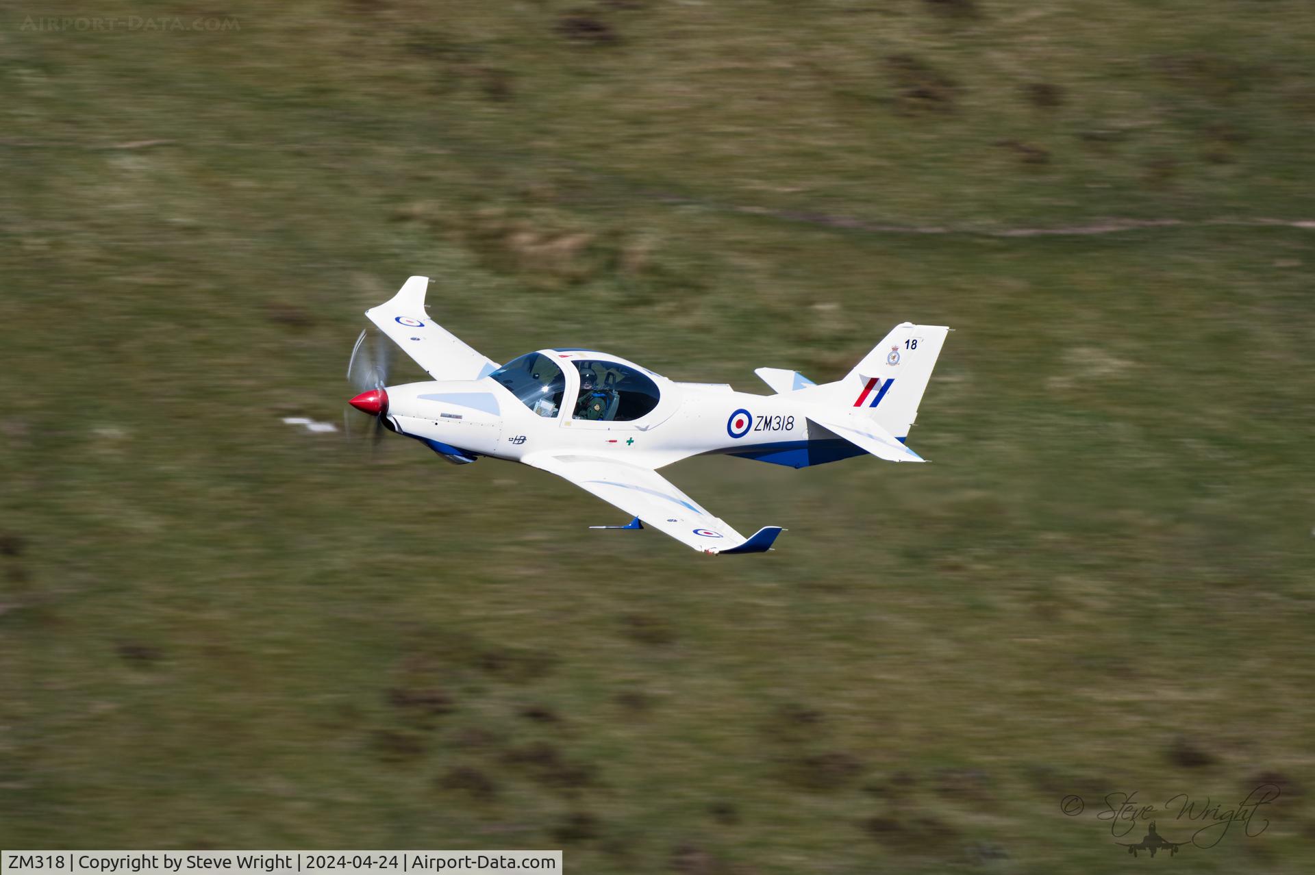 ZM318, 2017 Grob G-120TP-A Prefect T.1 C/N 11143, Bwlch Oerdrws, Mach Loop. Cymru UK