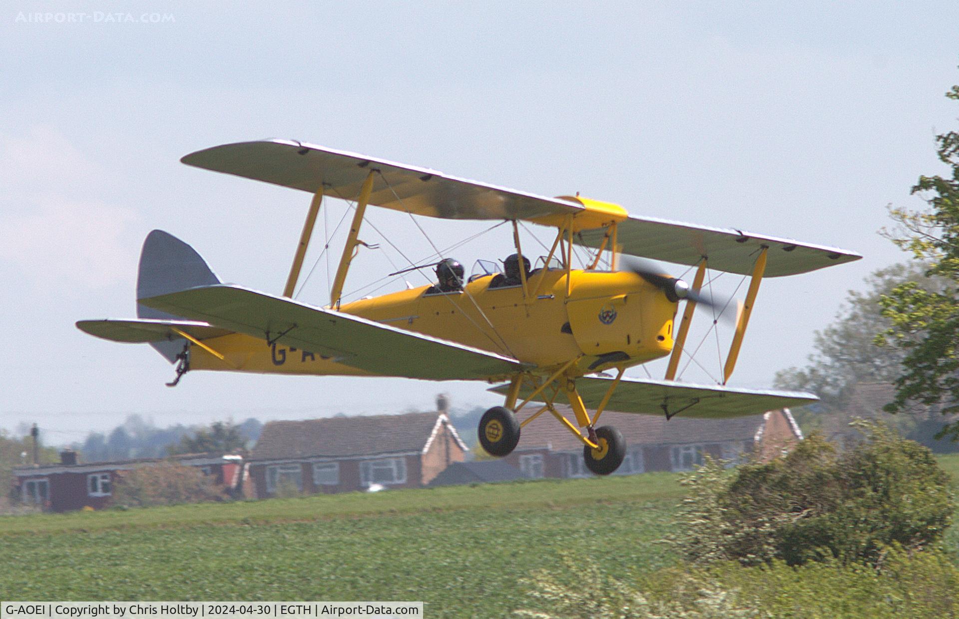 G-AOEI, 1939 De Havilland DH-82A Tiger Moth II C/N 82196/N6946, Coming into land at Old Warden, Beds.