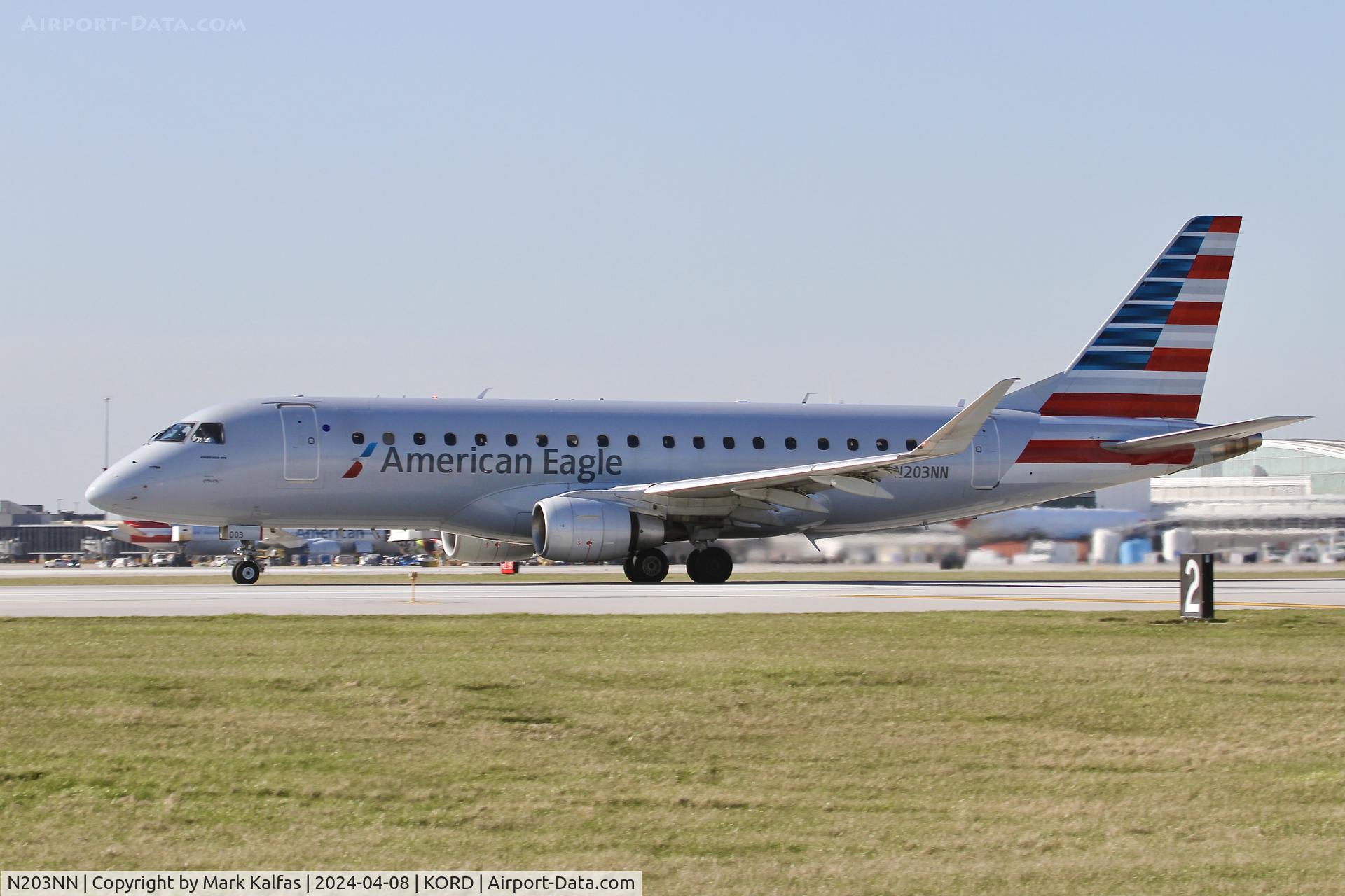 N203NN, 2015 Embraer 175LR (ERJ-170-200LR) C/N 17000473, E75L Envoy Air/American Eagle Embraer 175LR (ERJ-170-200LR) N203NN ENY3520 ORD-CVG departing 22L ORD