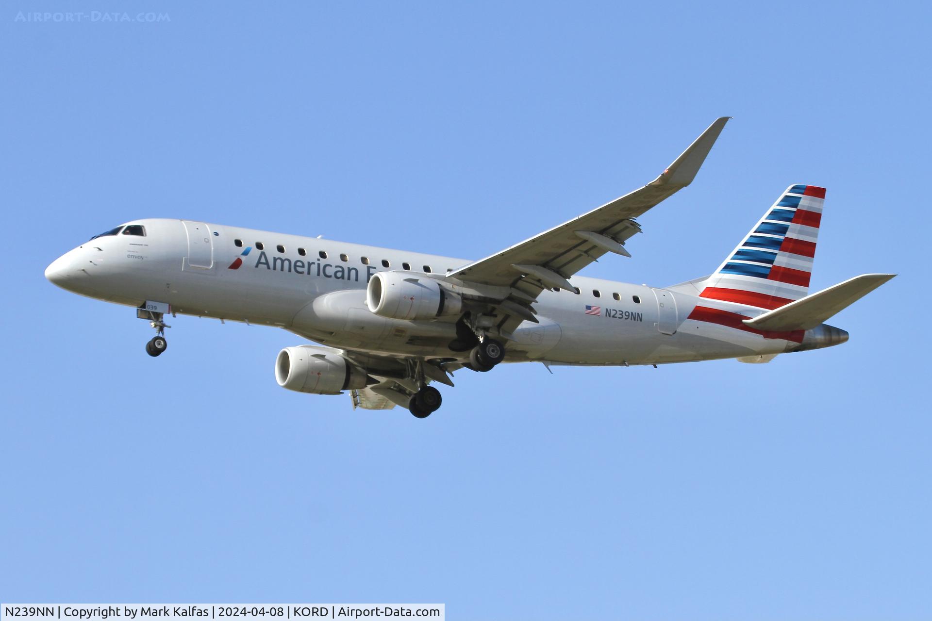 N239NN, 2016 Embraer 175LR (ERJ-170-200LR) C/N 17000586, E75L Envoy Air/American Eagle Embraer 175LR ERJ-170-200LR N239NN ENY3412 MCI-ORD arriving 28C KORD