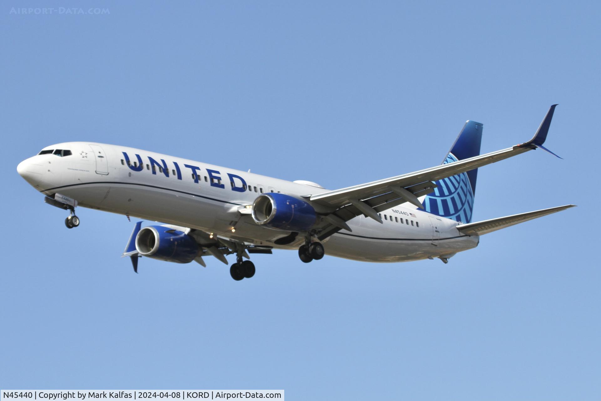 N45440, 2009 Boeing 737-924/ER C/N 33535, B739 United Airlines Boeing 737-924/ER N45440 UAL1269 SAT-ORD arriving on 28C KORD