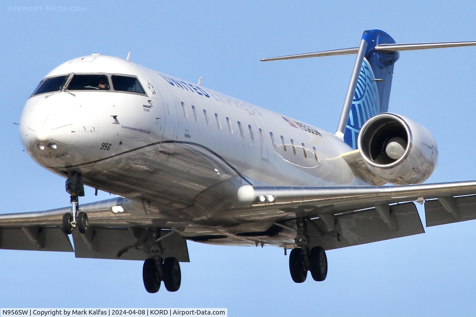 N956SW, 2003 Canadair CL-600-2B19 Regional Jet CRJ-200LR C/N 7825, CRJ2 SkyWest/ United Express Canadair CL-600-2B19 Regional Jet CRJ-200LR N956SW SKW5710 LIT-ORD arriving on 28C KORD