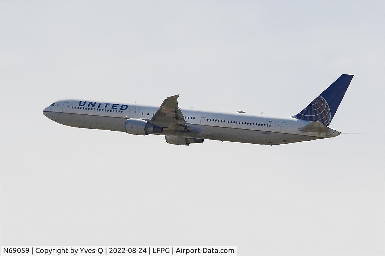 N69059, 2002 Boeing 767-424/ER C/N 29454, Boeing 767-424ER, Take off rwy 08L, Roissy Charles De Gaulle airport (LFPG-CDG)