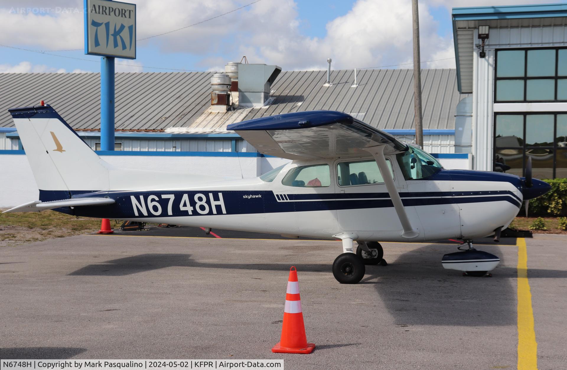 N6748H, 1975 Cessna 172M C/N 17265565, Cessna 172M