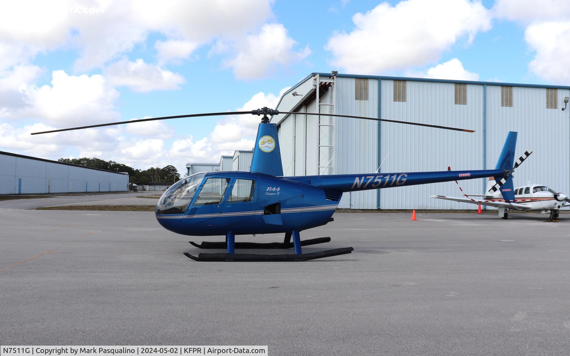 N7511G, 2006 Robinson R44 II C/N 11007, Robinson R44 II