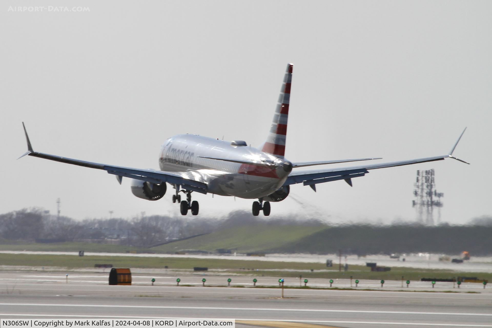 N306SW, 2021 Boeing 737-8 MAX C/N 44488, B38M American Airlines Boeing 737-8 MAX N306SW
AAL2285 SNA-ORD arriving 28C KORD