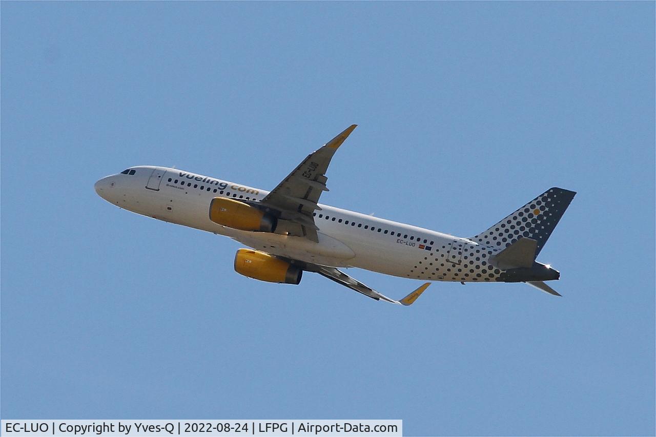 EC-LUO, 2013 Airbus A320-232 C/N 5530, Airbus A320-232, Take off rwy 08L, Roissy Charles De Gaulle airport (LFPG-CDG)