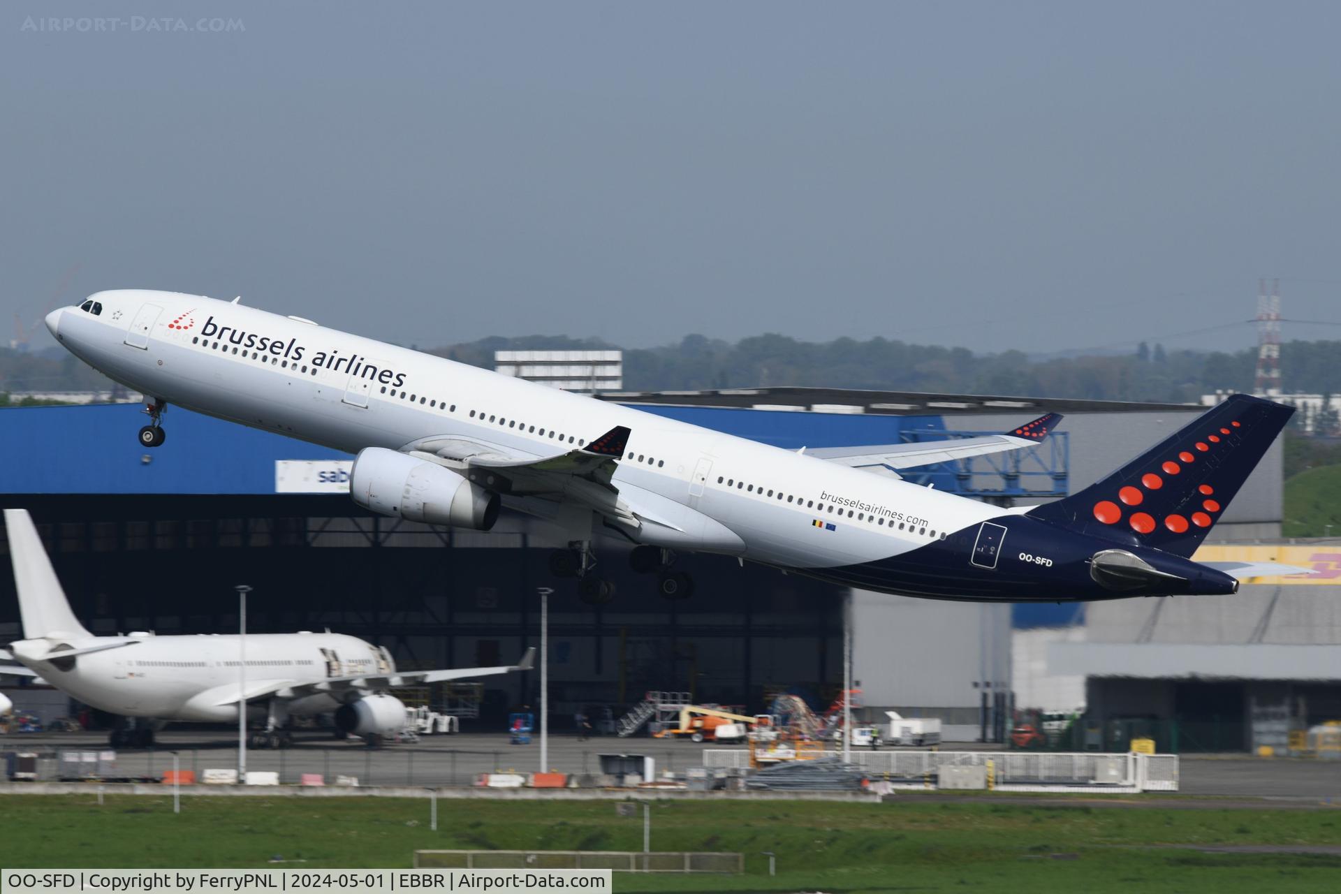 OO-SFD, 2008 Airbus A330-342 C/N 959, Brussels A333 lifting-off