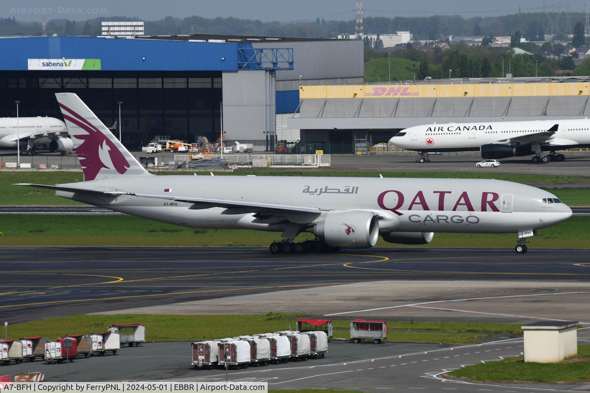 A7-BFH, 2015 Boeing 777-FDZ C/N 42298, Qatar B772F taxying for departure
