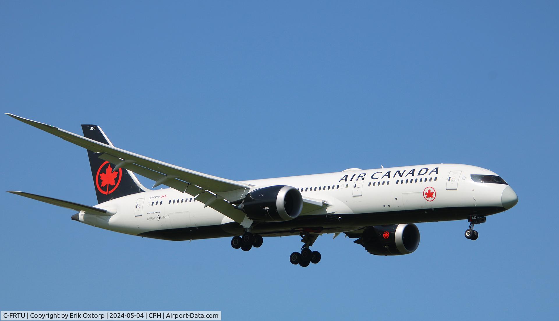 C-FRTU, 2017 Boeing 787-9 Dreamliner C/N 37183, C-FRTU landing rw 04L