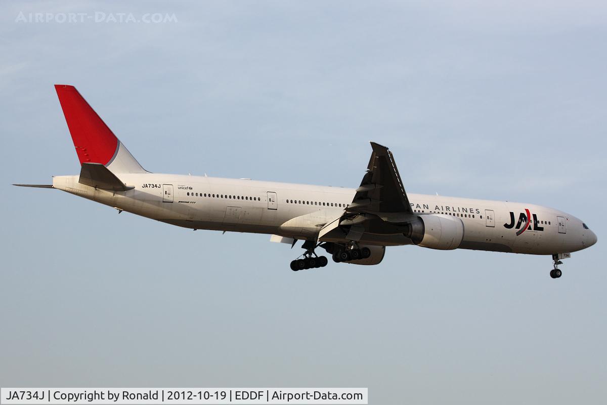 JA734J, 2005 Boeing 777-346/ER C/N 32433, at fra