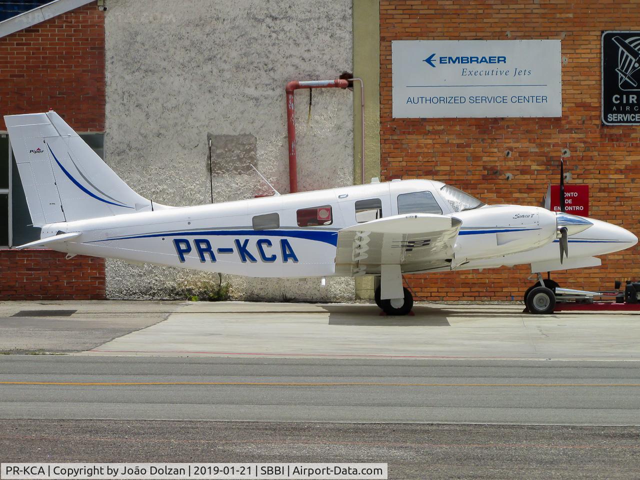 PR-KCA, 2013 Piper PA-34-220T Seneca V C/N 3449467, At Bacacheri's Aeromecanica.
