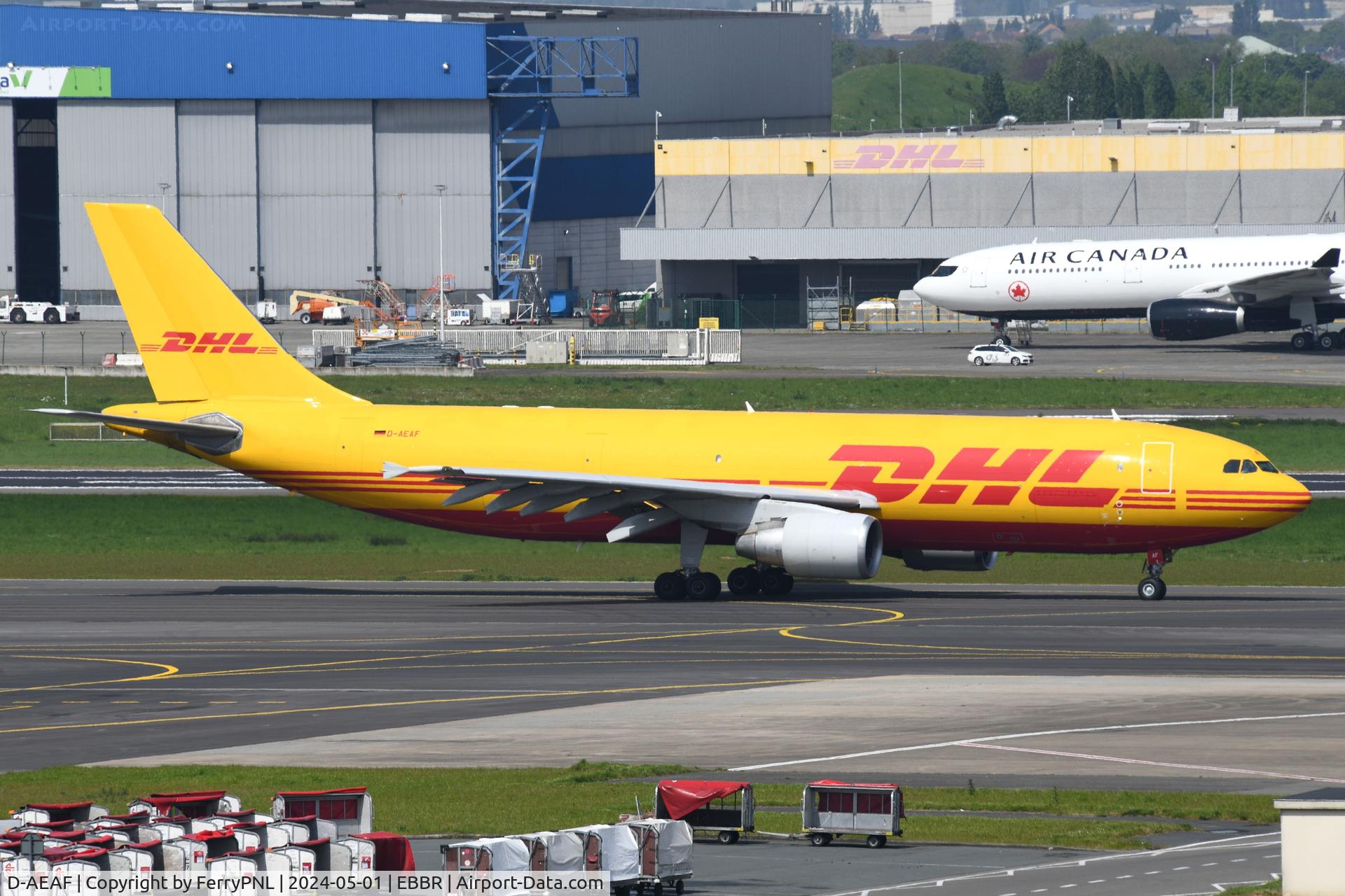 D-AEAF, 2002 Airbus A300B4-622R(F) C/N 836, DHL A306F taxying past