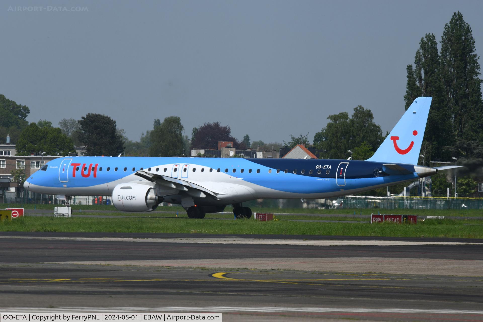 OO-ETA, 2020 Embraer E195-E2 (ERJ-190-400STD) C/N 19020042, TUI ERJ195E2 taxying for departure to AGP