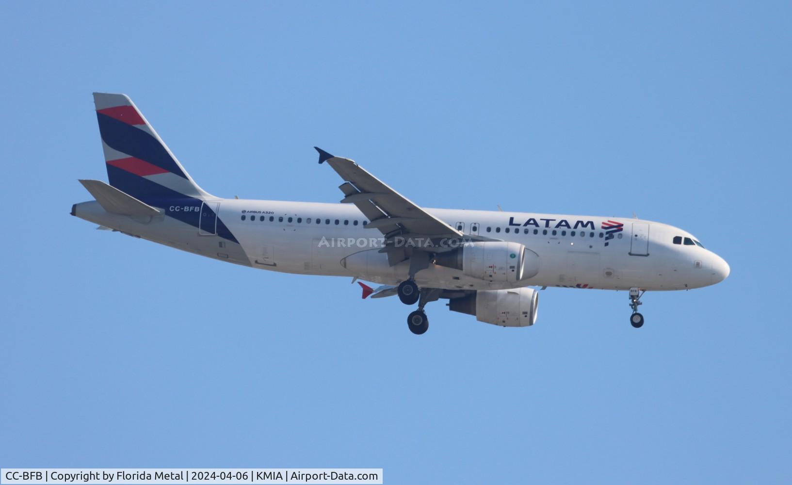CC-BFB, 2012 Airbus A320-214 C/N 5263, LATAM A320 zx MDE /SKRG - MIA Medellin Colombia