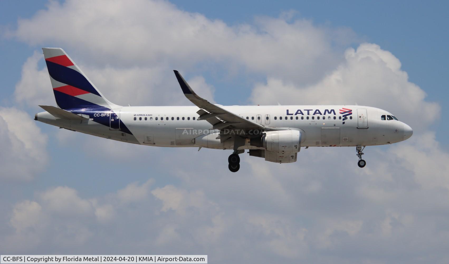 CC-BFS, 2013 Airbus A320-214 C/N 5818, LATAM A320 zx UIO / SEQM - MIA arriving from Quito Ecuador