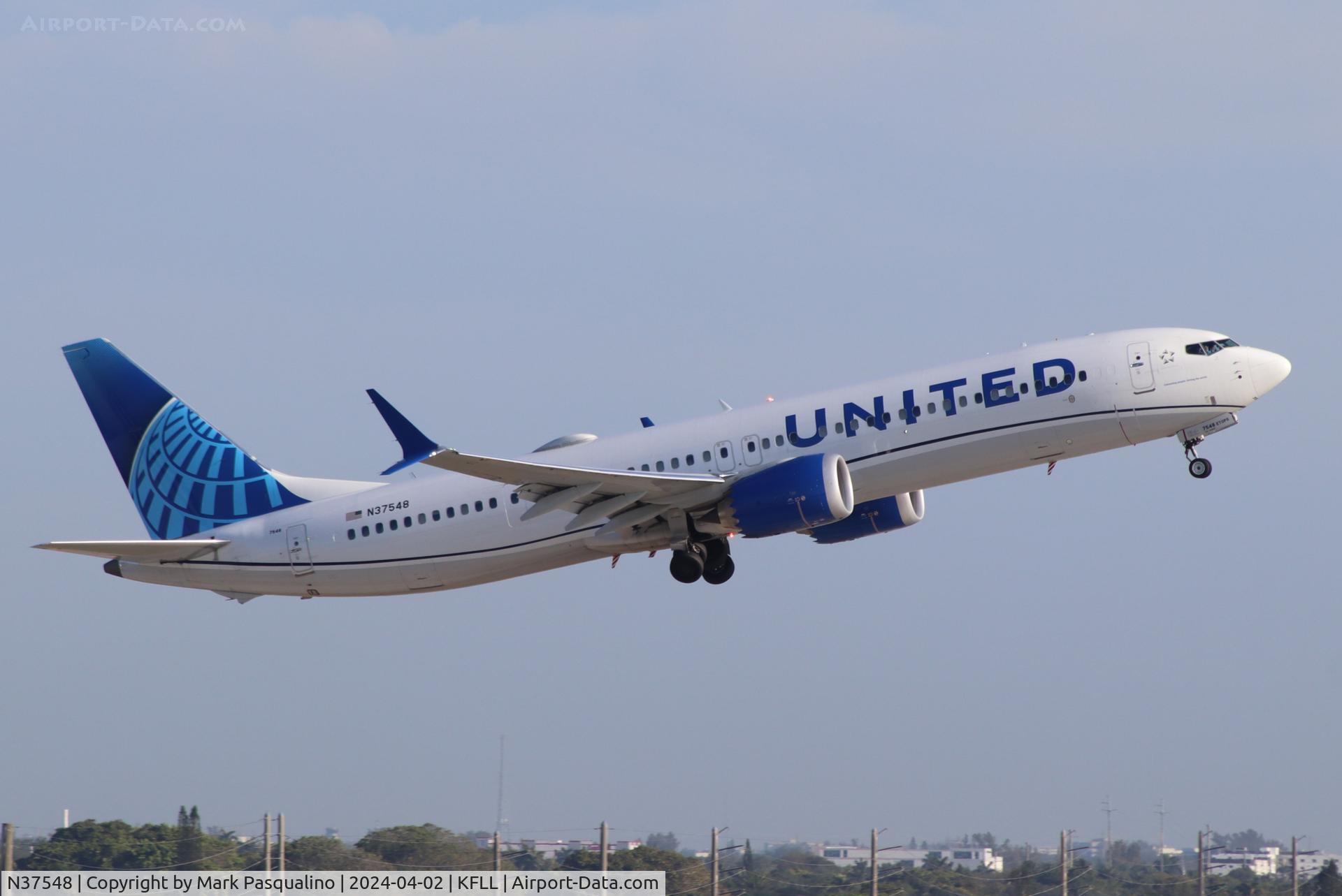 N37548, 2022 Boeing 737-9 MAX C/N 64476, Boeing 737-9 MAX