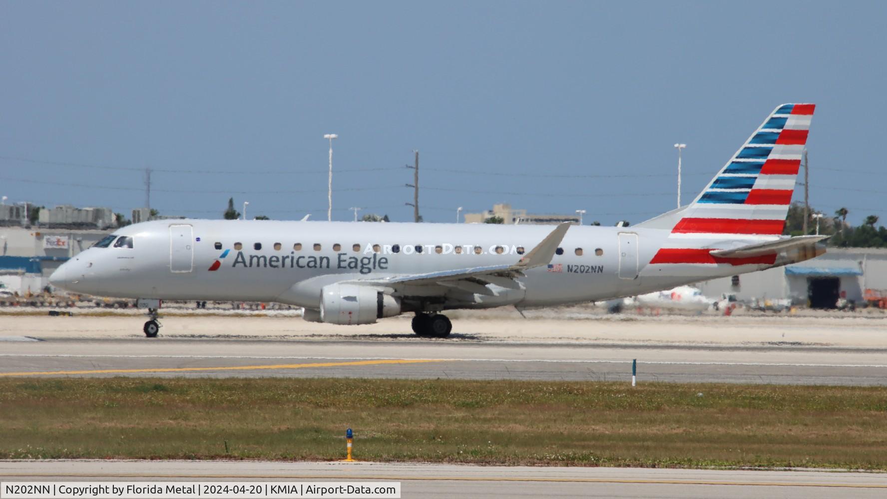 N202NN, 2015 Embraer 175LR (ERJ-170-200LR) C/N 17000467, ENY/AE E175 zx MIA-IAH
