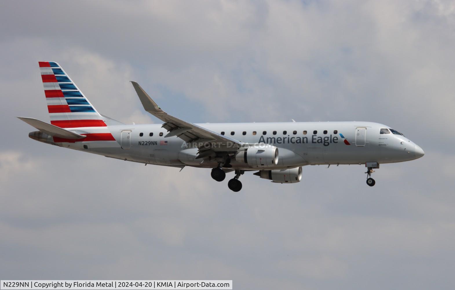 N229NN, 2016 Embraer 175LR (ERJ-170-200LR) C/N 17000547, ENY/AE E175 zx TLH-MIA