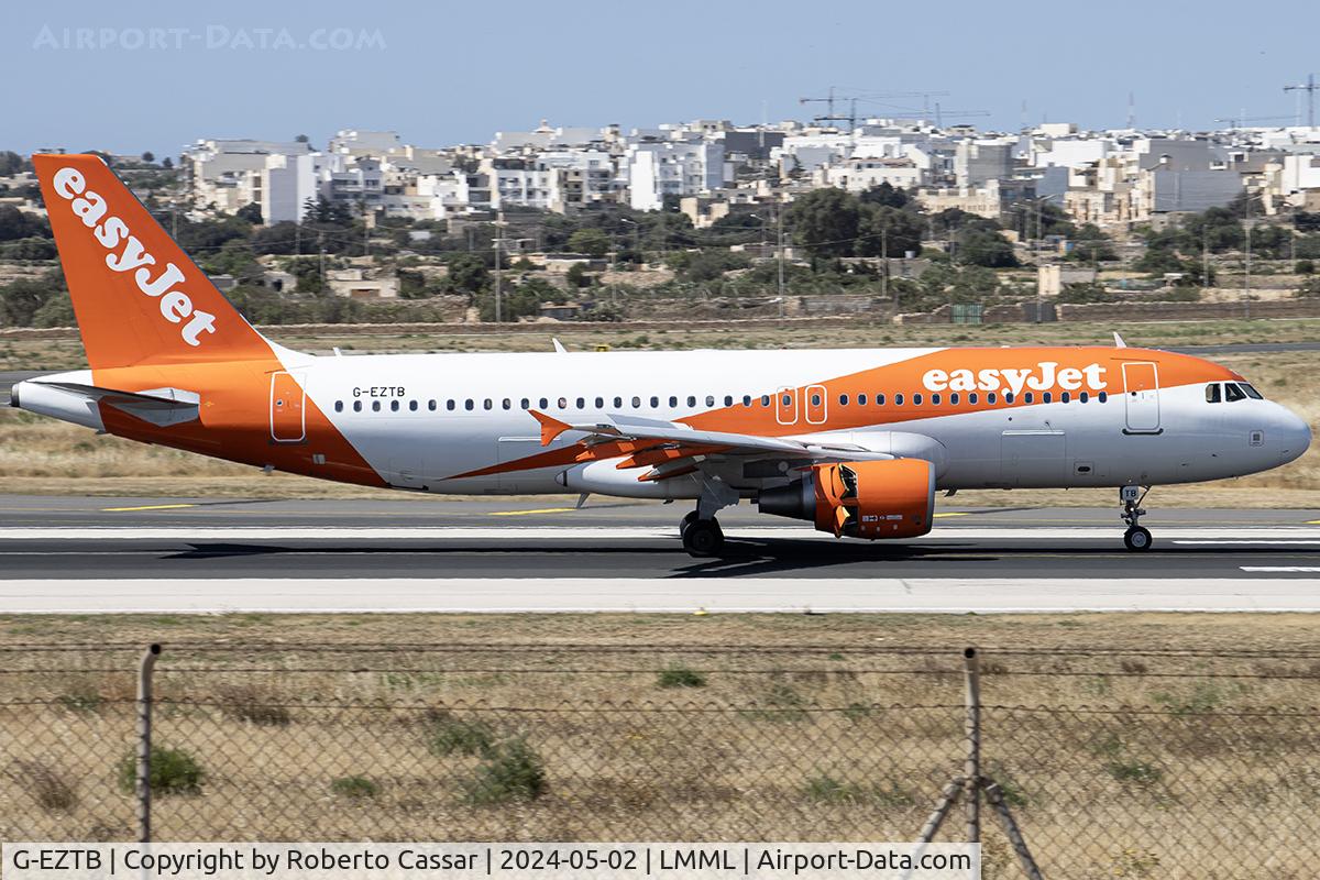 G-EZTB, 2009 Airbus A320-214 C/N 3843, Runway 31