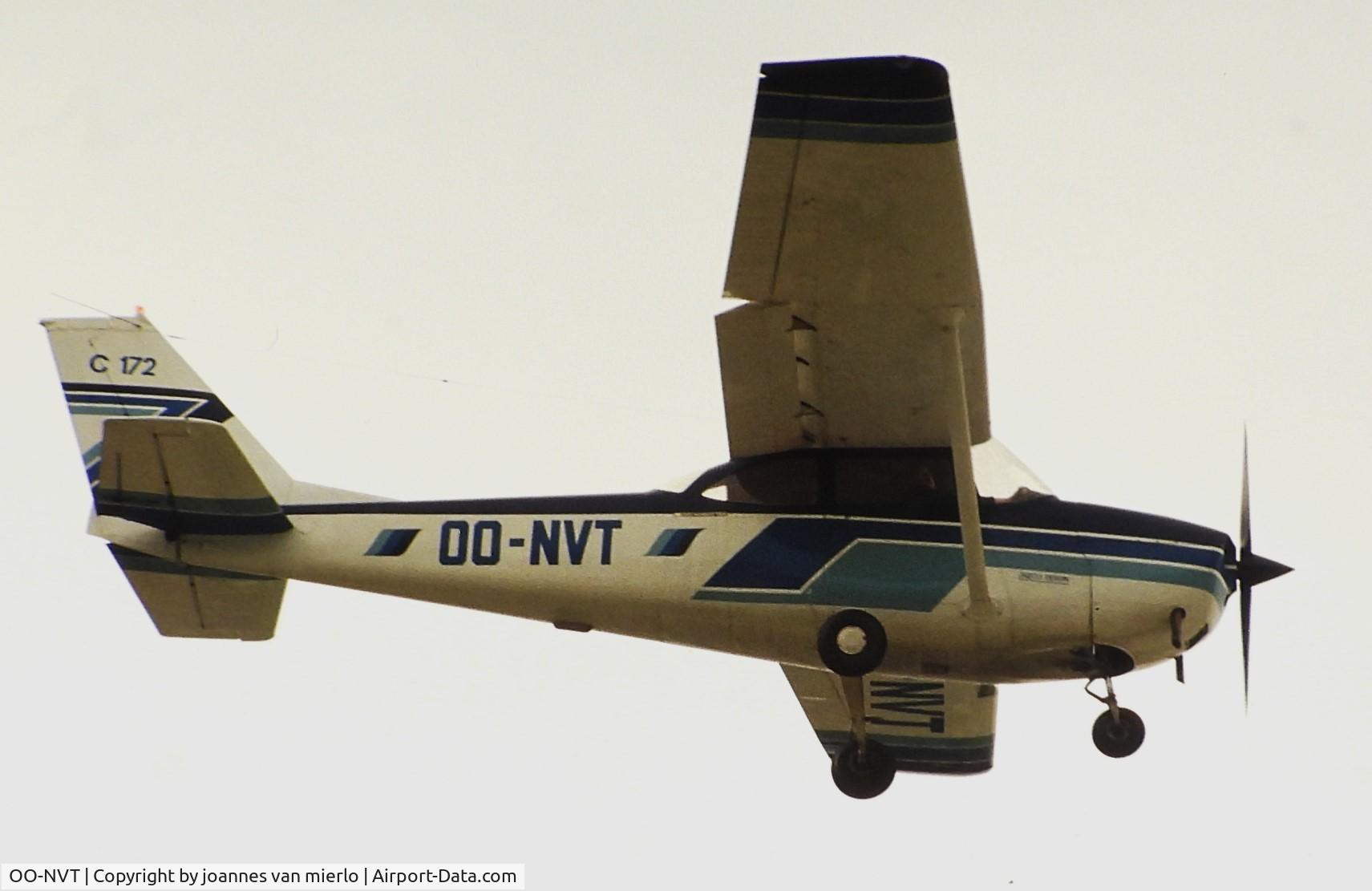 OO-NVT, 1967 Reims F172H Skyhawk C/N 0392, ex-slide