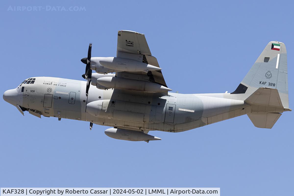 KAF328, 2015 Lockheed Martin KC-130J Hercules Hercules C/N 382-5751, Runway 31