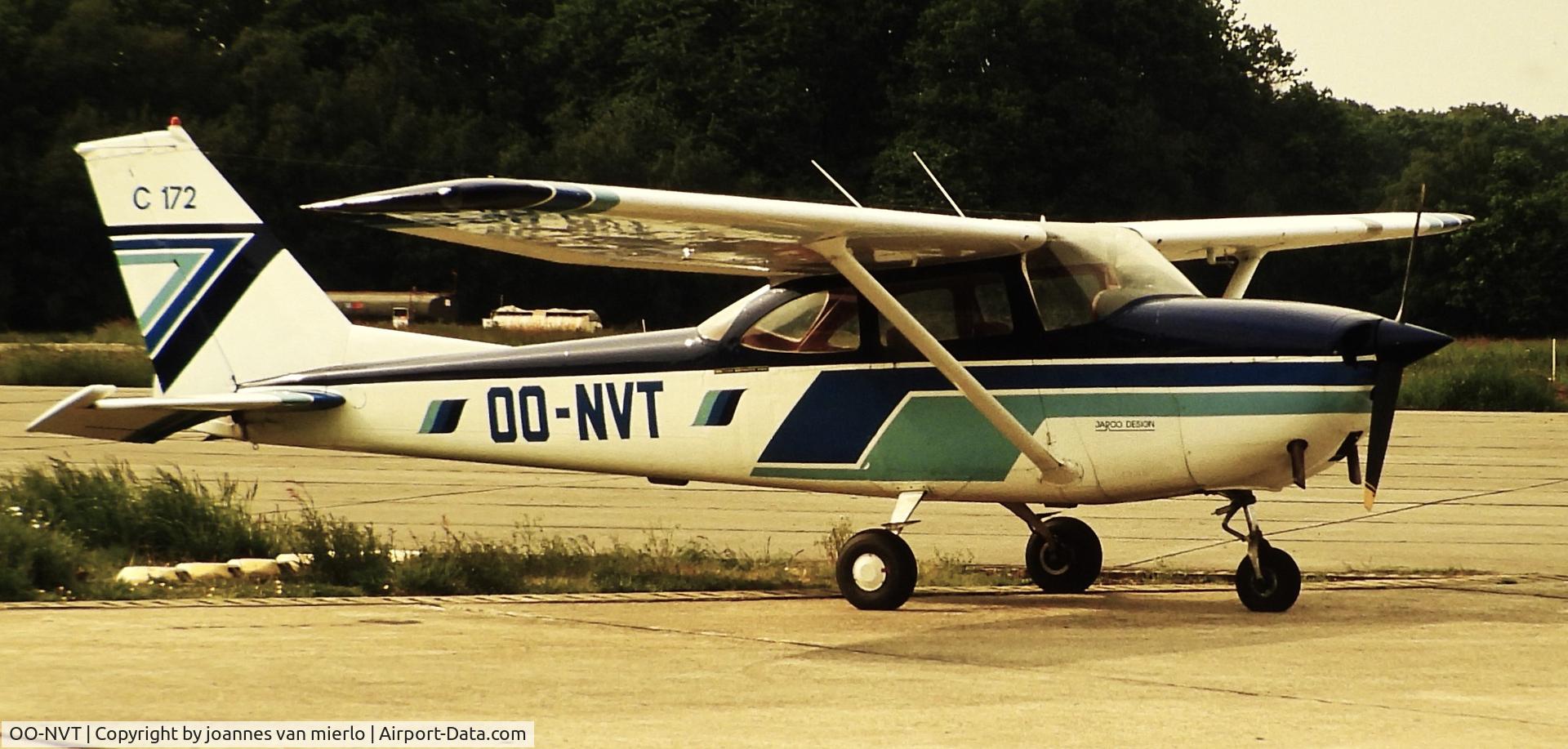 OO-NVT, 1967 Reims F172H Skyhawk C/N 0392, ex-slide