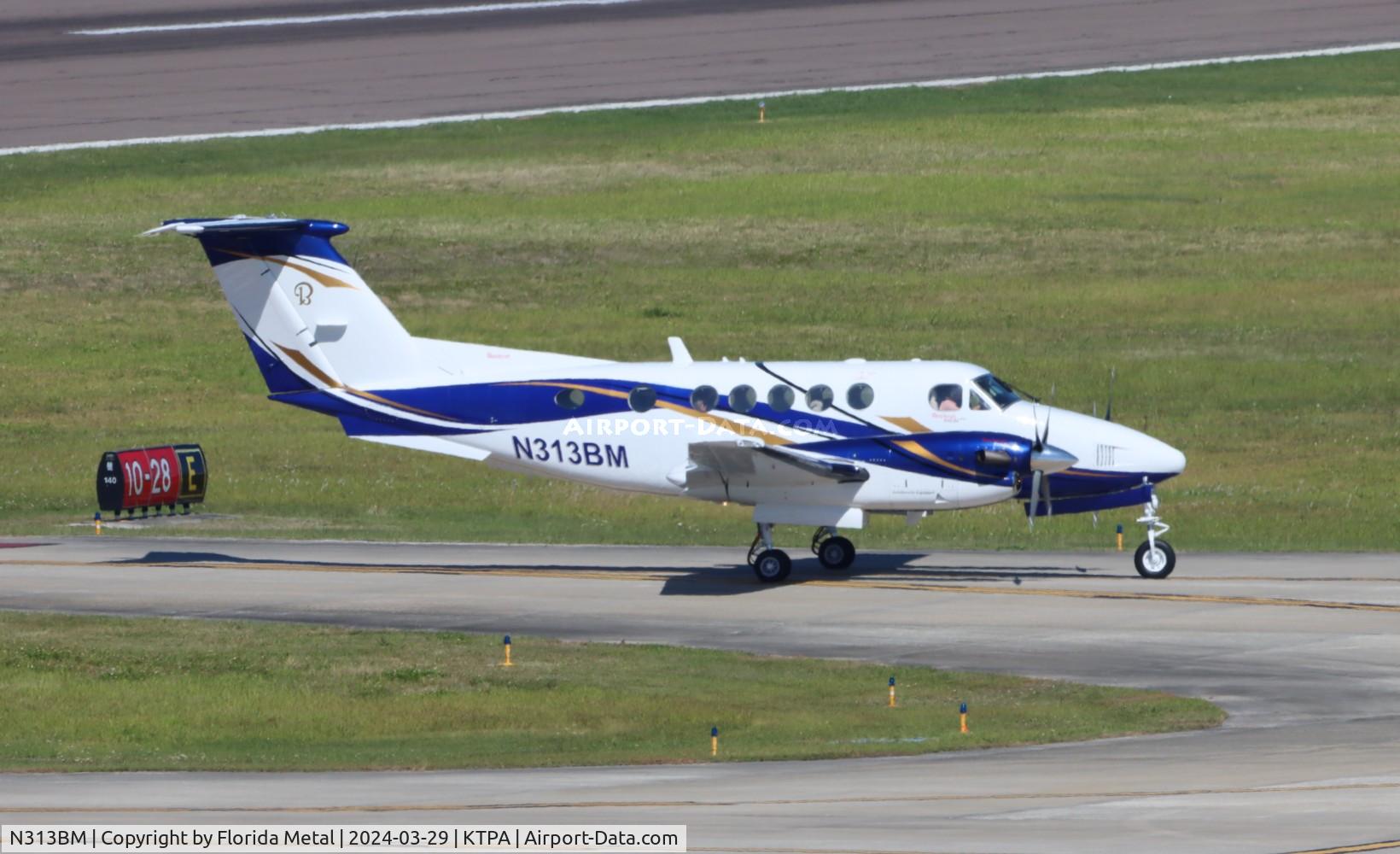 N313BM, 2008 Hawker Beechcraft B200GT King Air C/N BY-50, KingAir 200 zx EYW-TPA