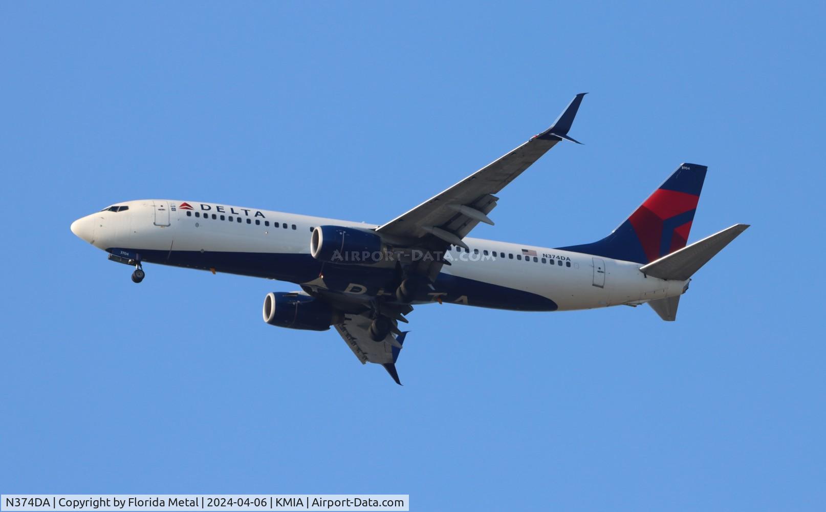 N374DA, 1998 Boeing 737-832 C/N 29622, DAL 738 zx MCO-MIA