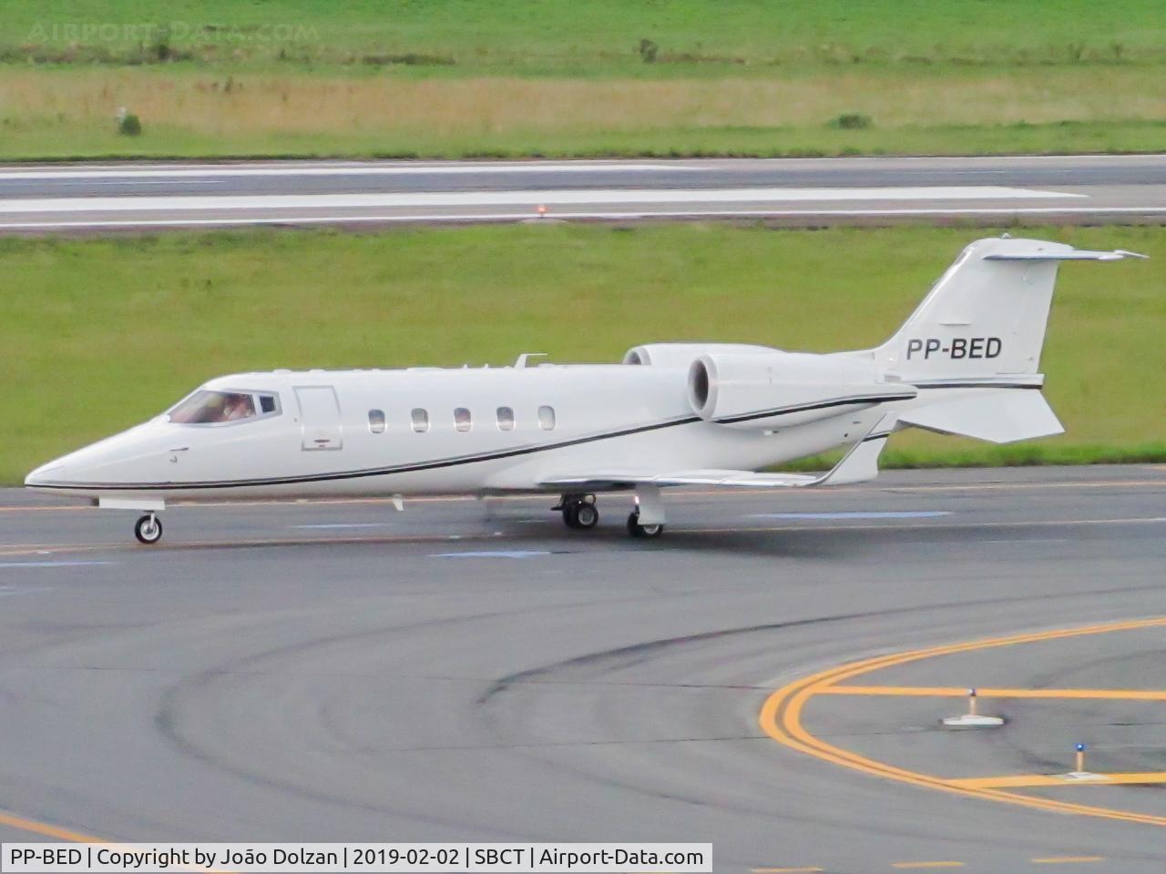PP-BED, 2006 Learjet 60 C/N 60-310, Taxiing at SBCT.