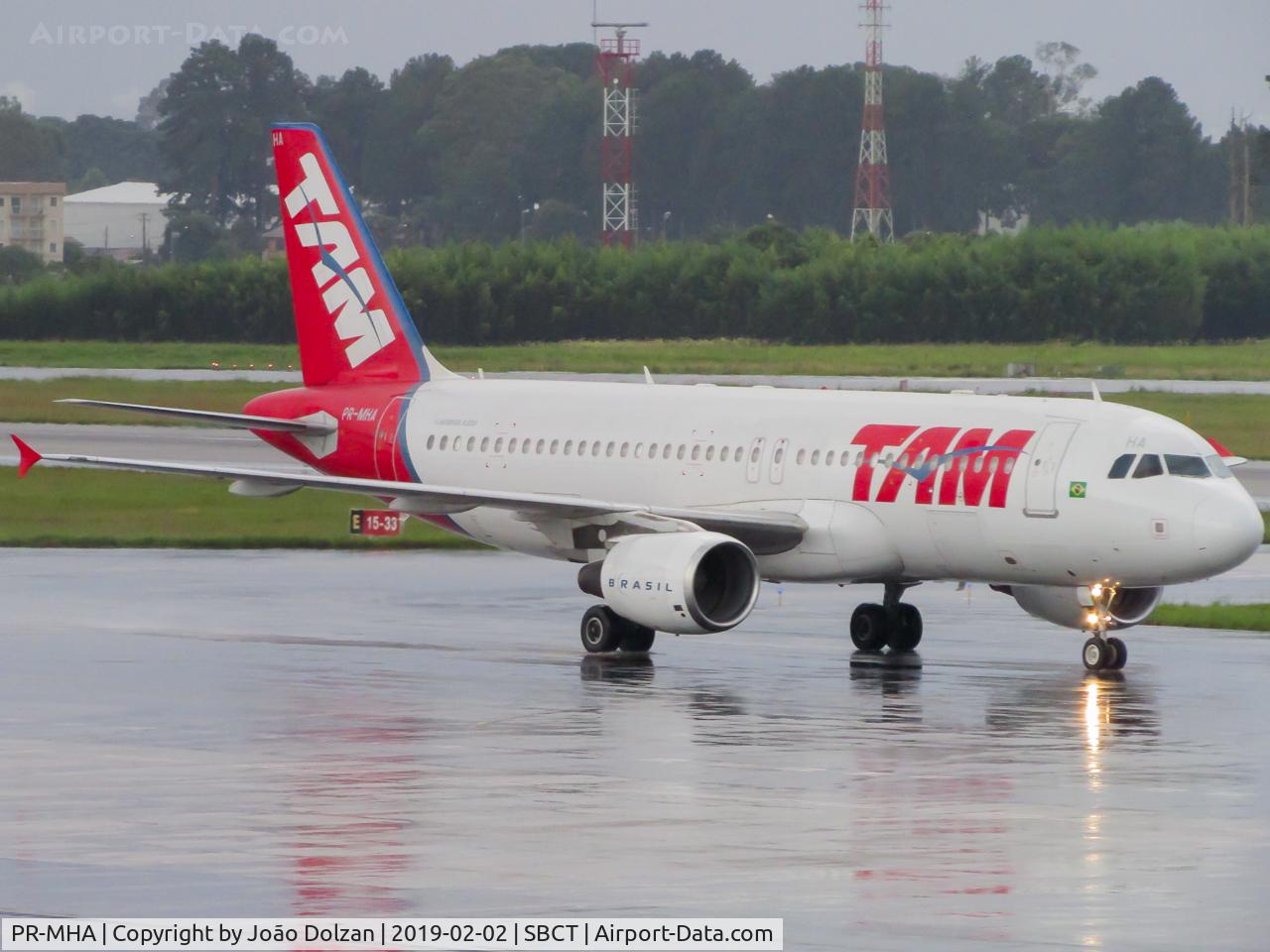 PR-MHA, 2006 Airbus A320-214 C/N 2924, Old livery, old times.