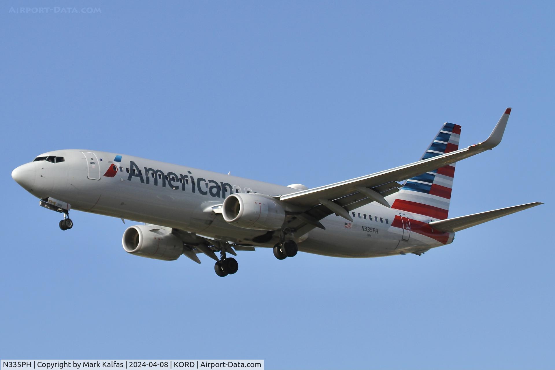N335PH, 2017 Boeing 737-800 C/N 31265, B738 American Airlines Boeing 737-823 N335PH AAL2371 SMF-ORD arriving on 28C KORD