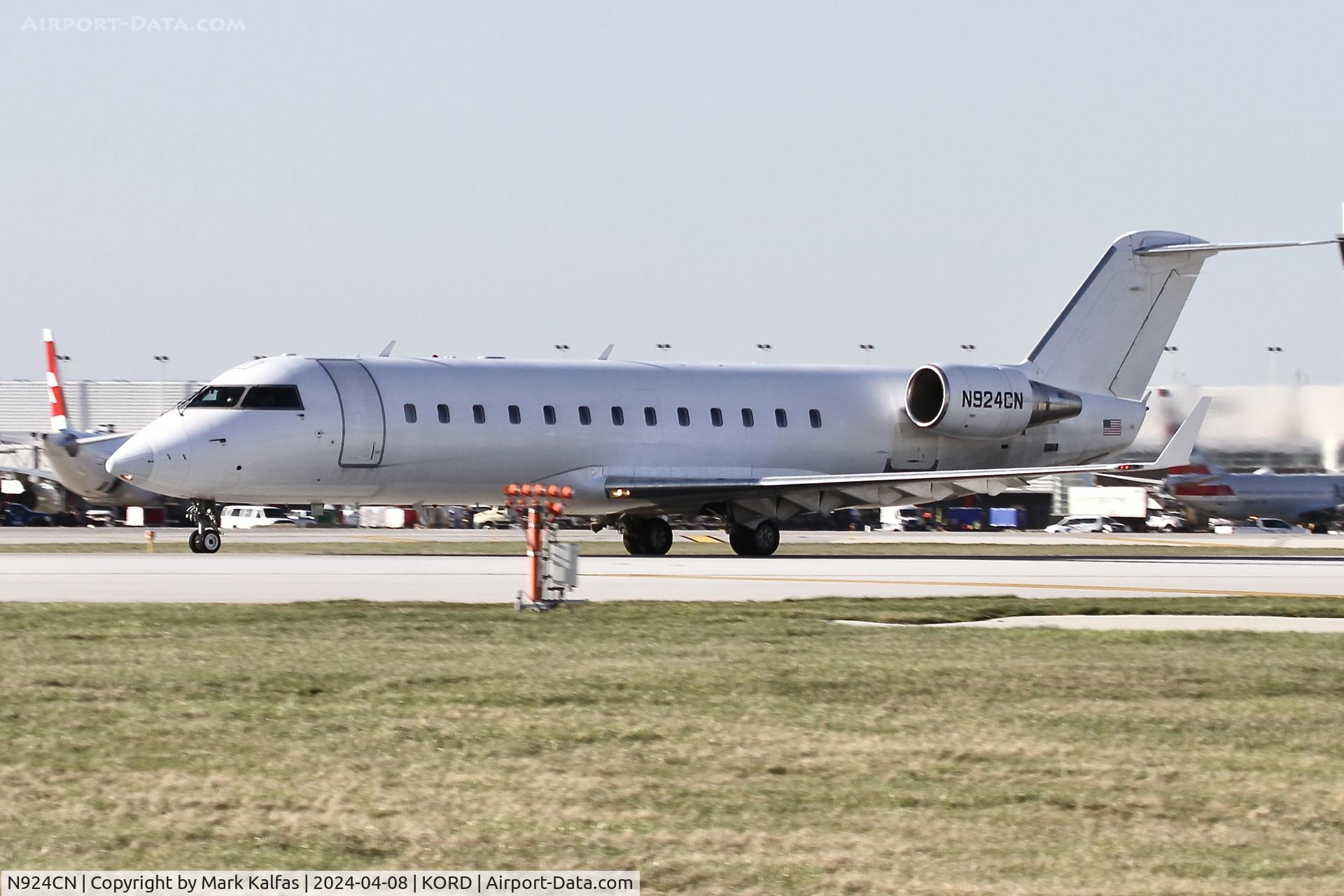 N924CN, 2001 Canadair CRJ-200LR (CL-600-2B19) C/N 7494, CRJ2 Contour Airlines/ Corporate Flight Management Bombardier CL-600-2B19 N924CN VTE3070 ORD-IRK Departing 22L KORD