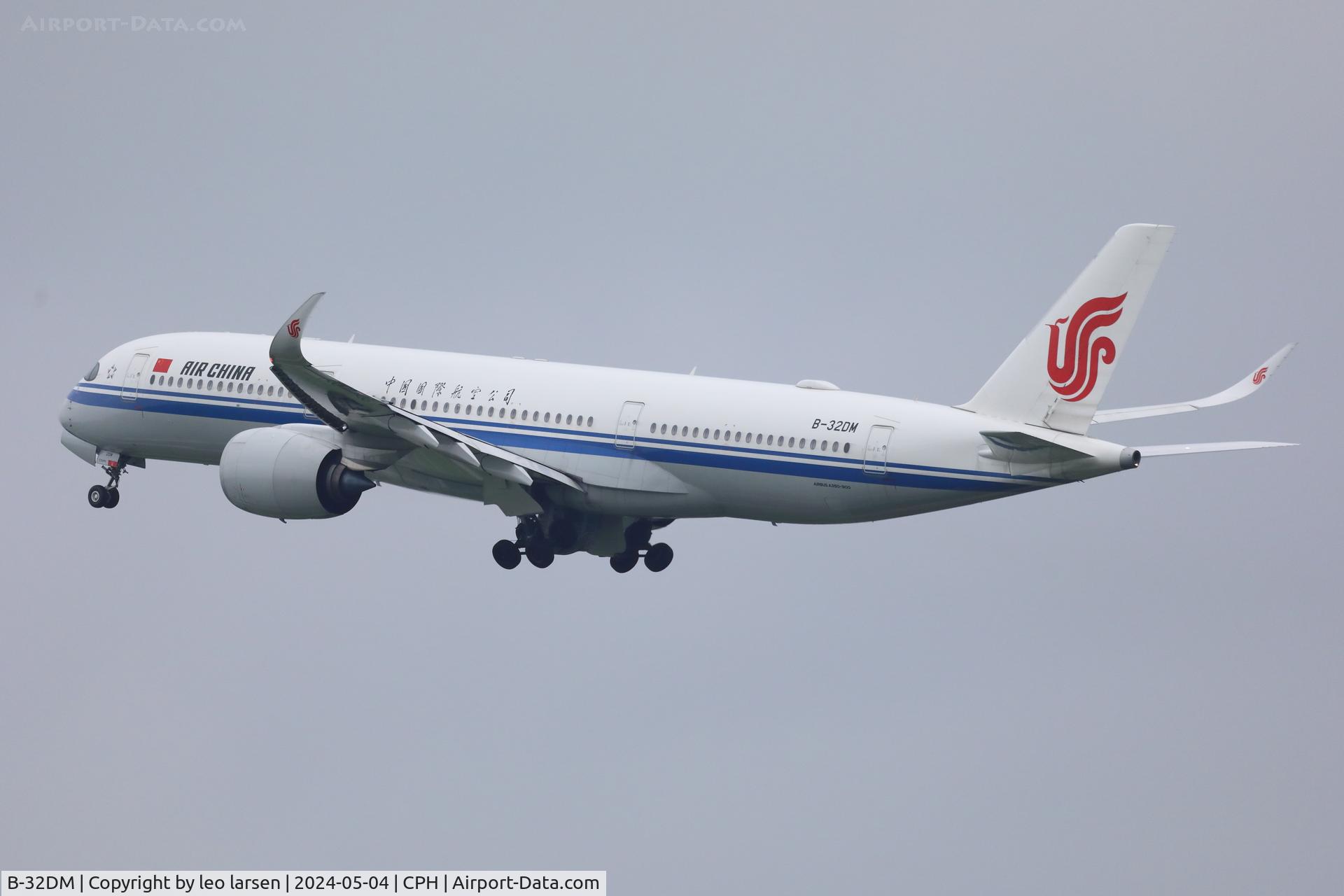 B-32DM, Airbus A350-900 C/N 587, Copenhagen 4.5.2024