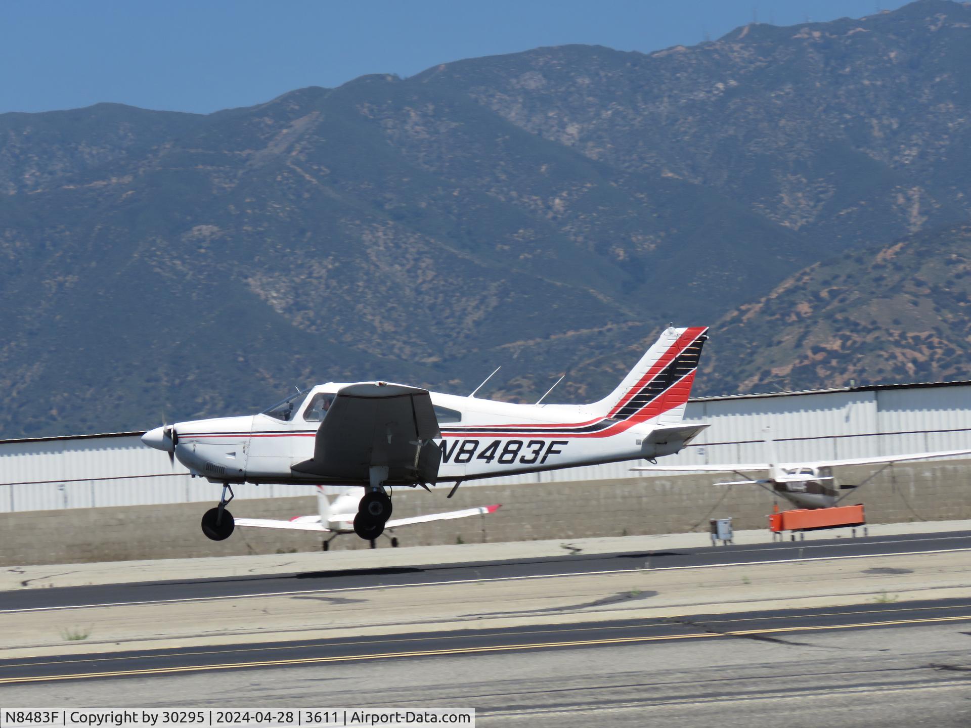 N8483F, 1976 Piper PA-28-181 C/N 28-7790250, Almost down