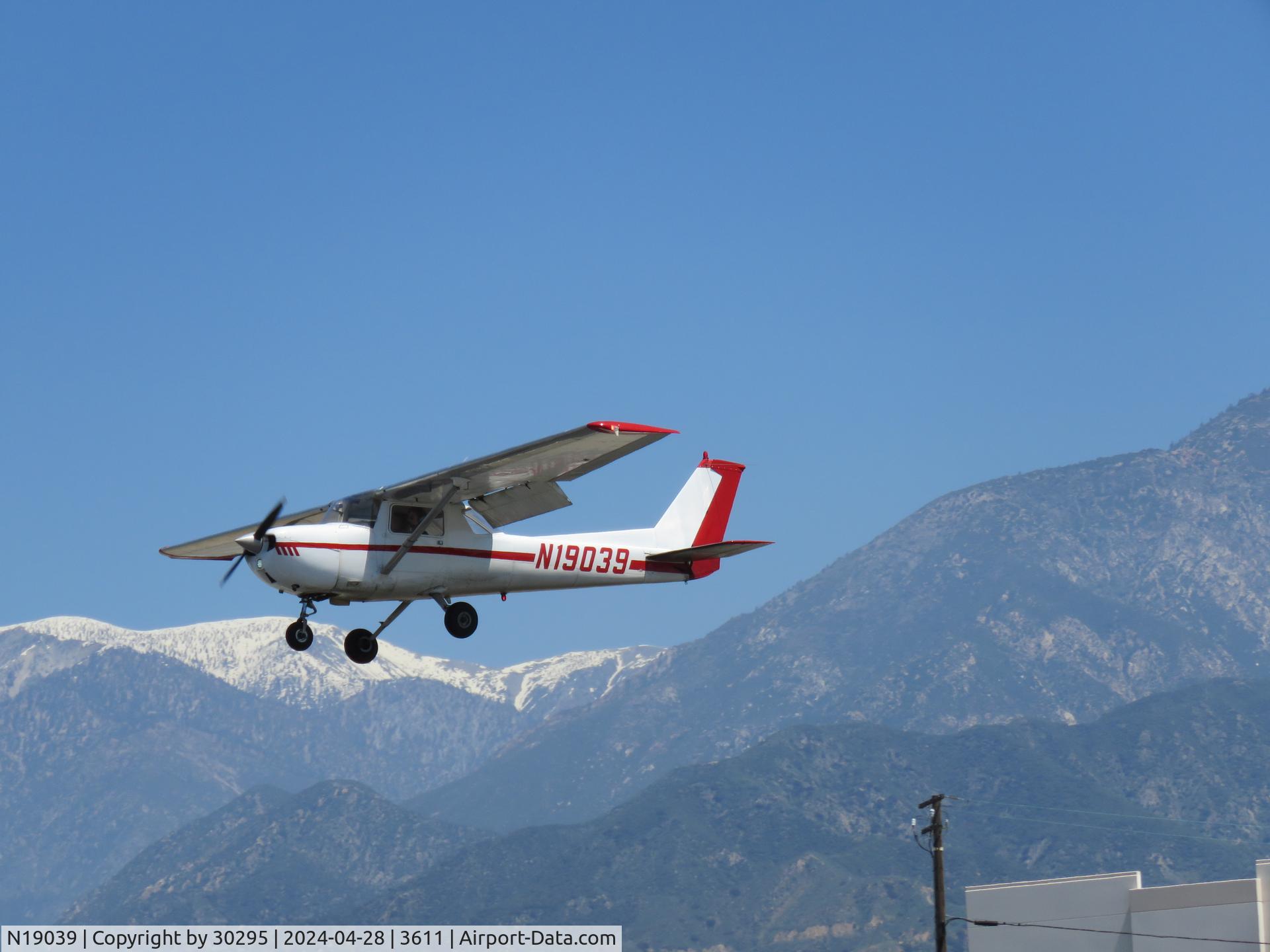 N19039, 1972 Cessna 150L C/N 15074116, Inbound