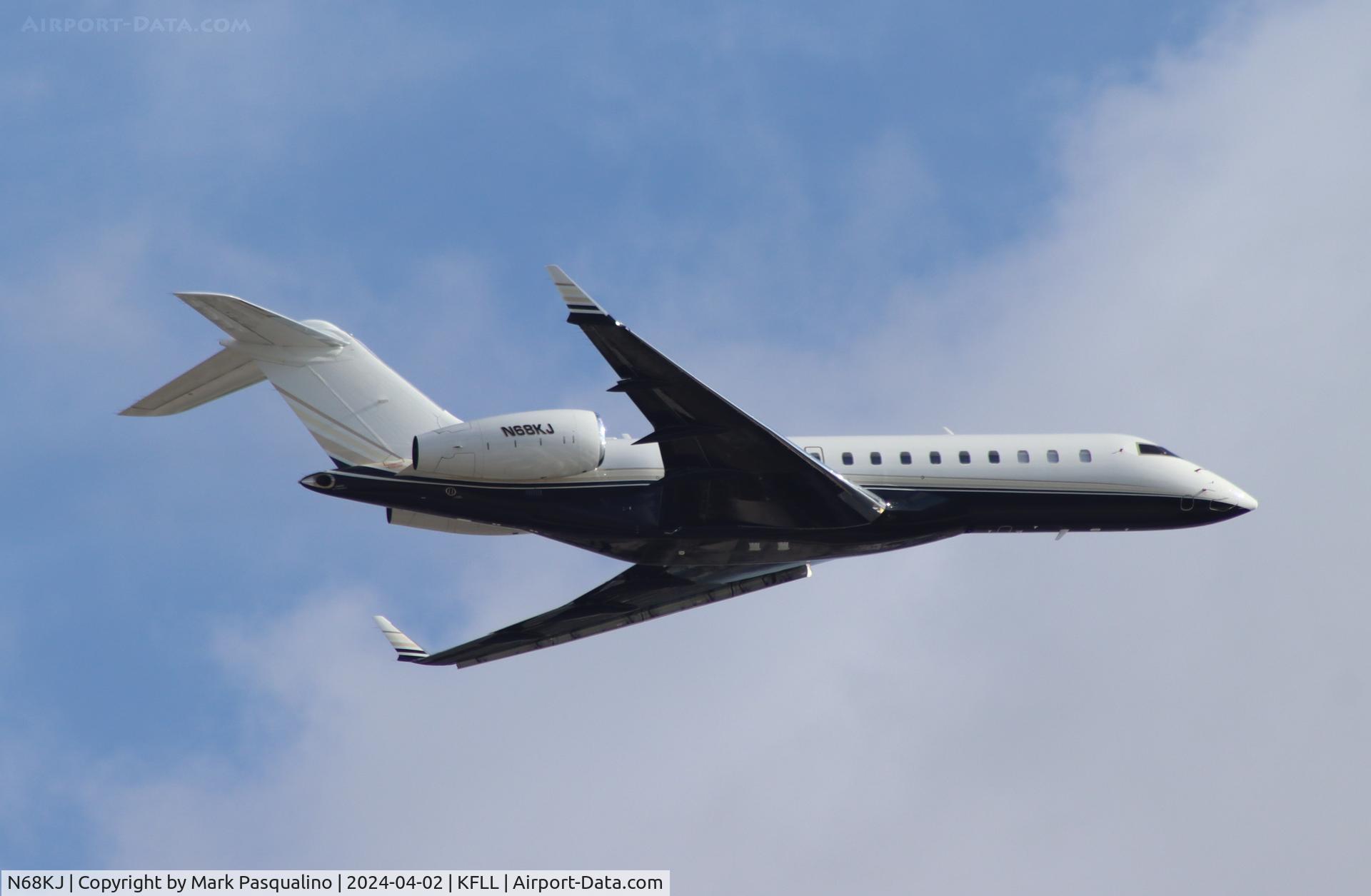 N68KJ, 2015 Bombardier BD-700-1A10 Global Express C/N 9736, Bombardier Global Express