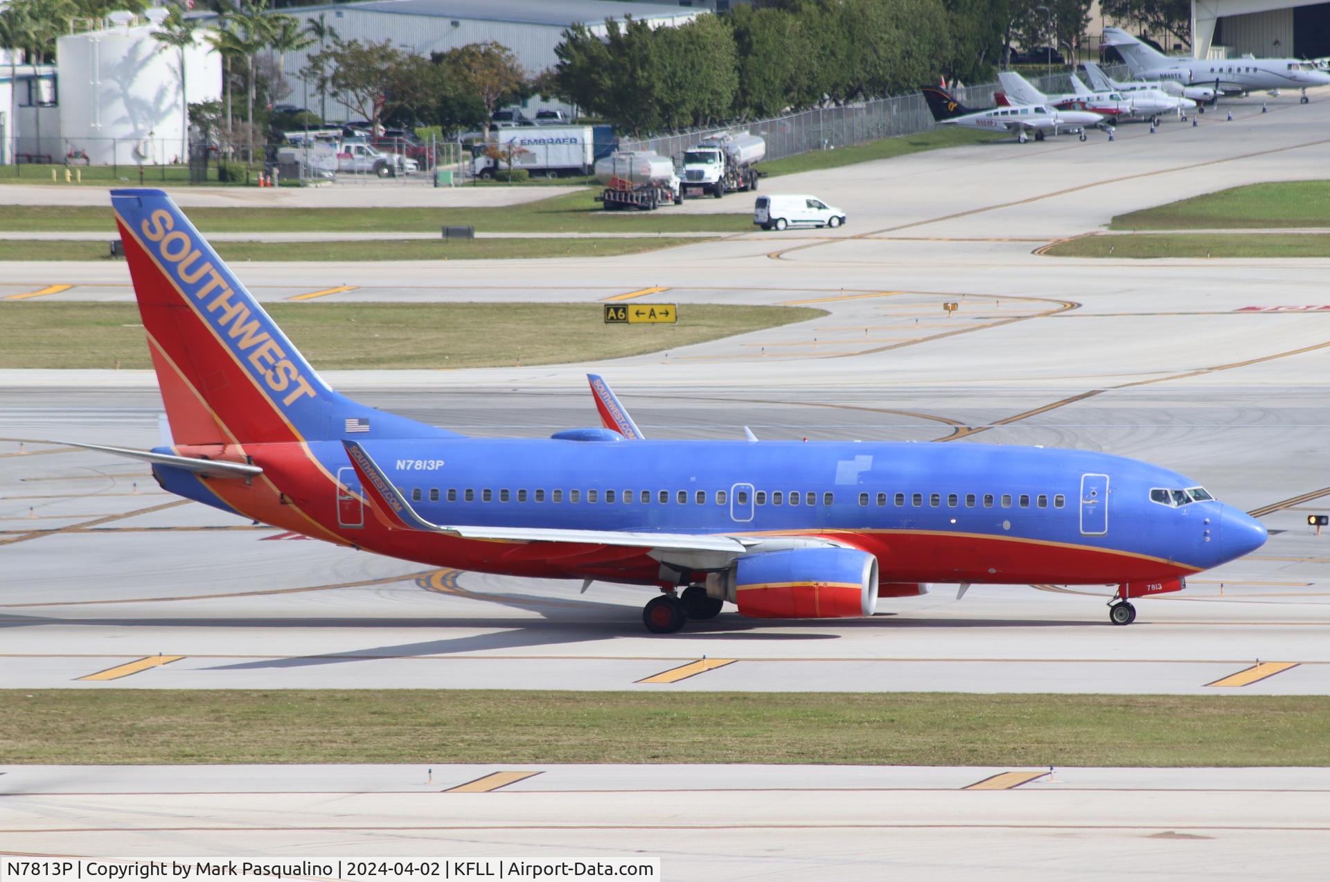 N7813P, 2001 Boeing 737-7K9 C/N 30041, Boeing 737-7K9